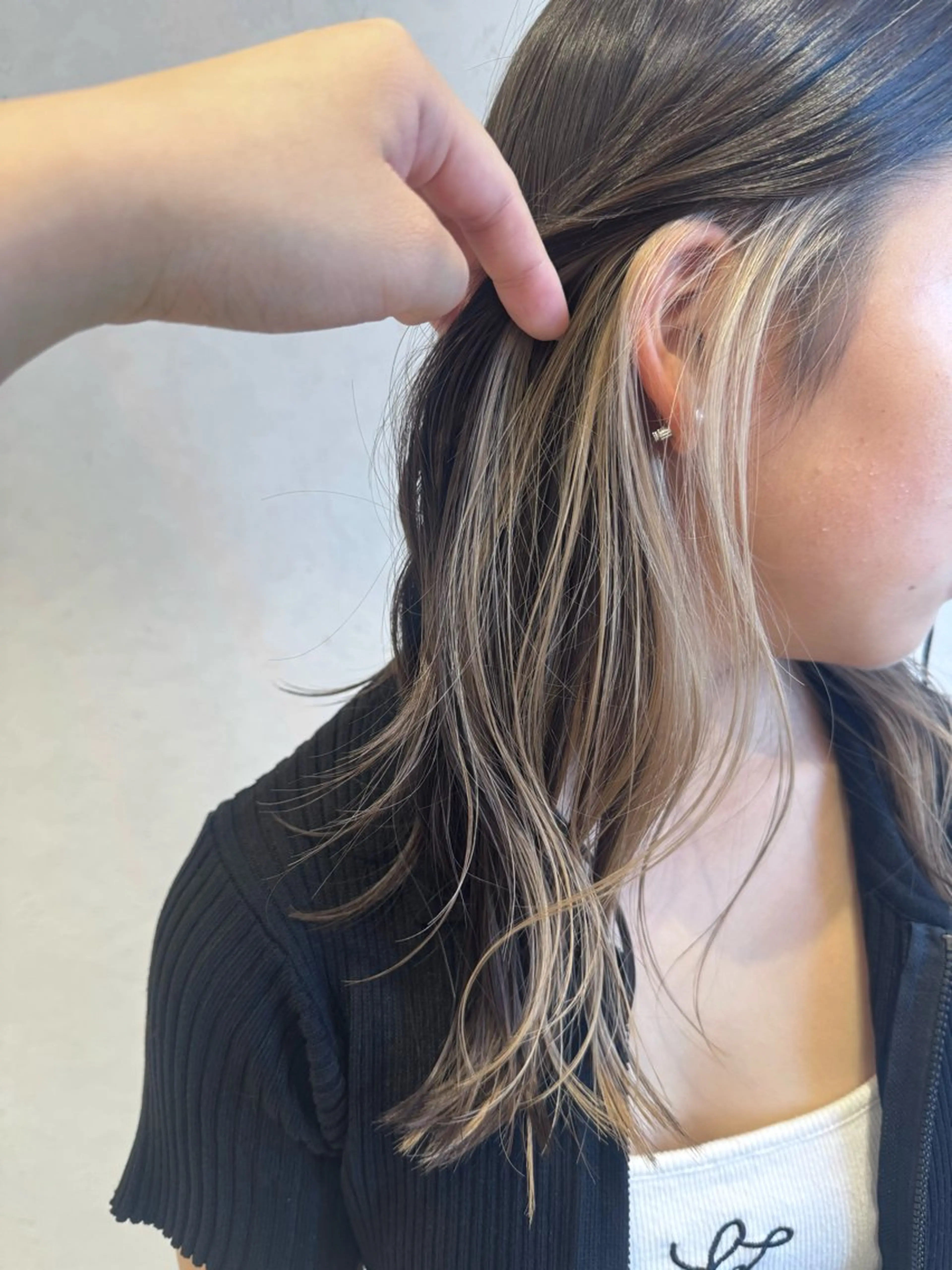 セミロング ヘアカラー LuLu maoのヘアスタイル