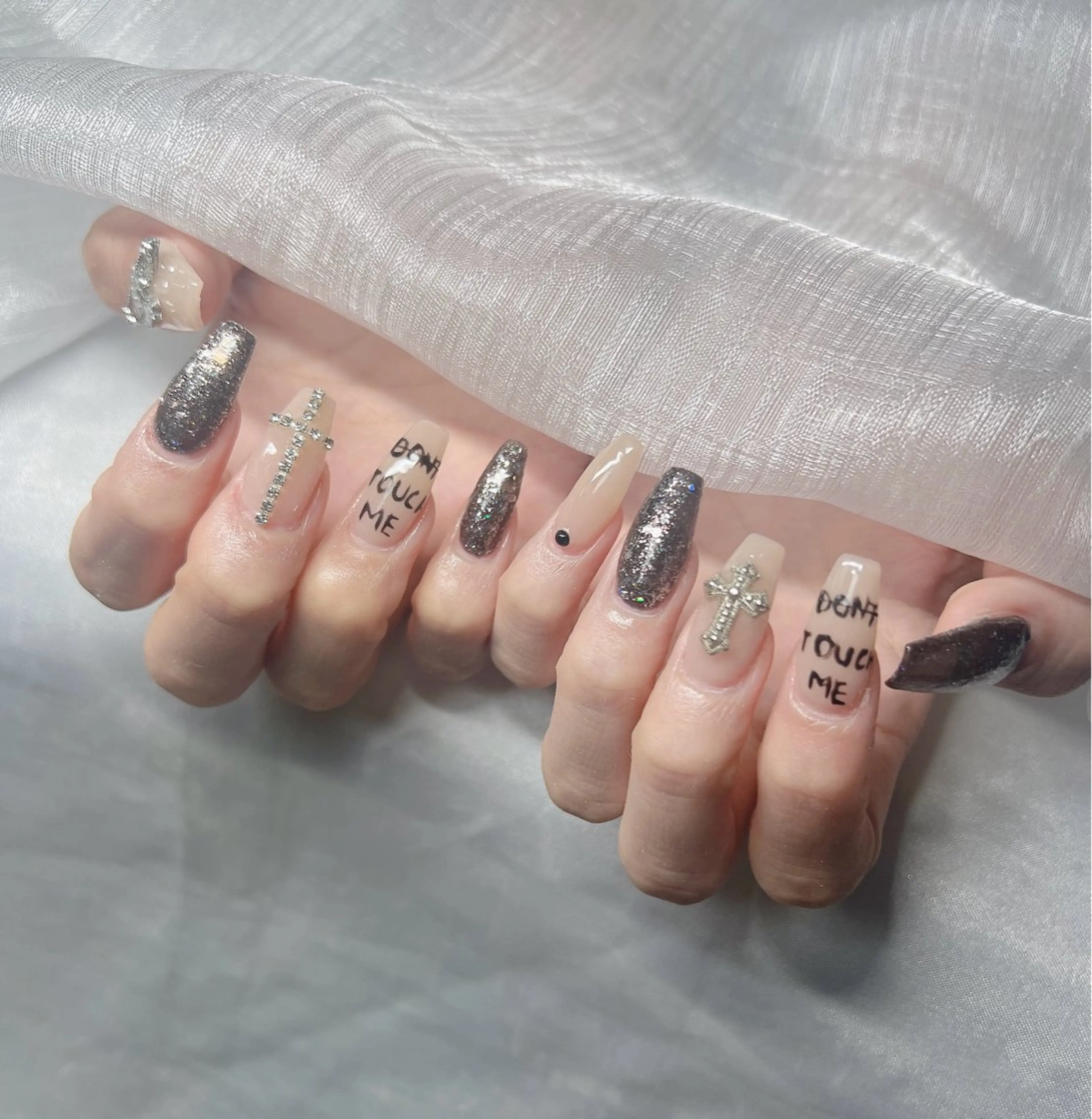 ネイル ハンドネイル Lee Nailsのネイルデザイン