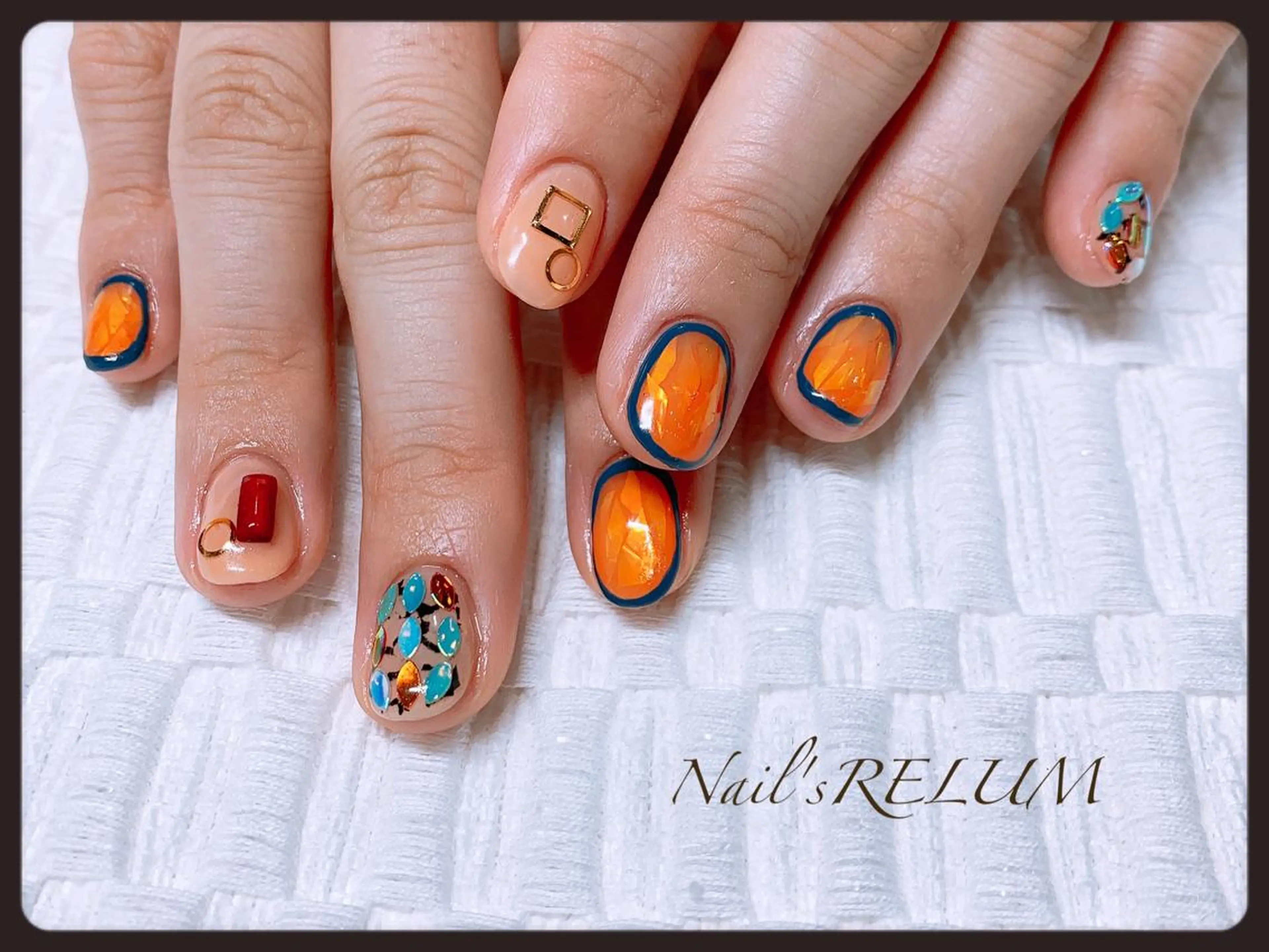 ネイル 持ち込み THECOLORS所属・近貞 莉奈のネイルデザイン