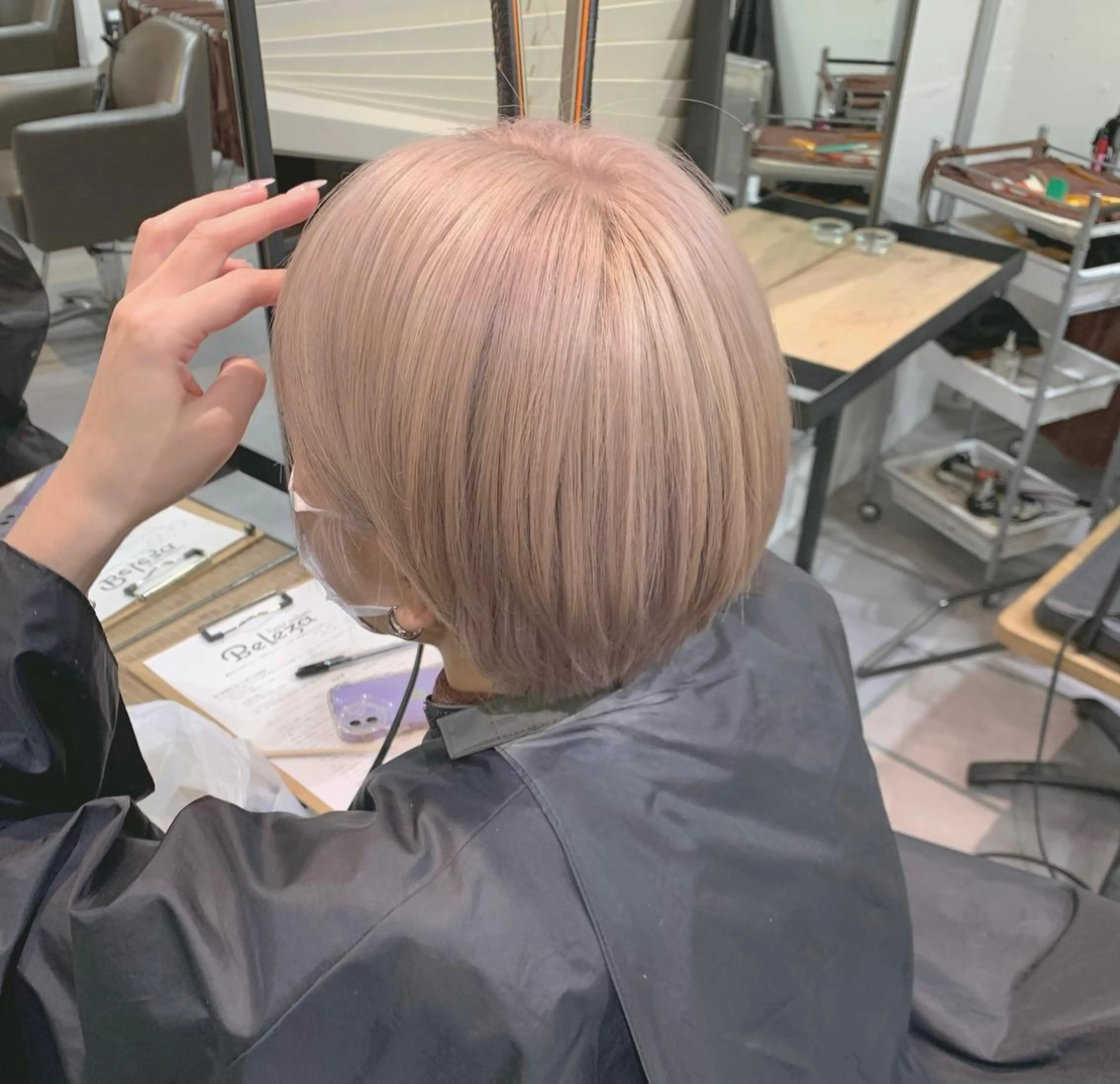 ショート カラー 伊藤 りいなのヘアスタイル