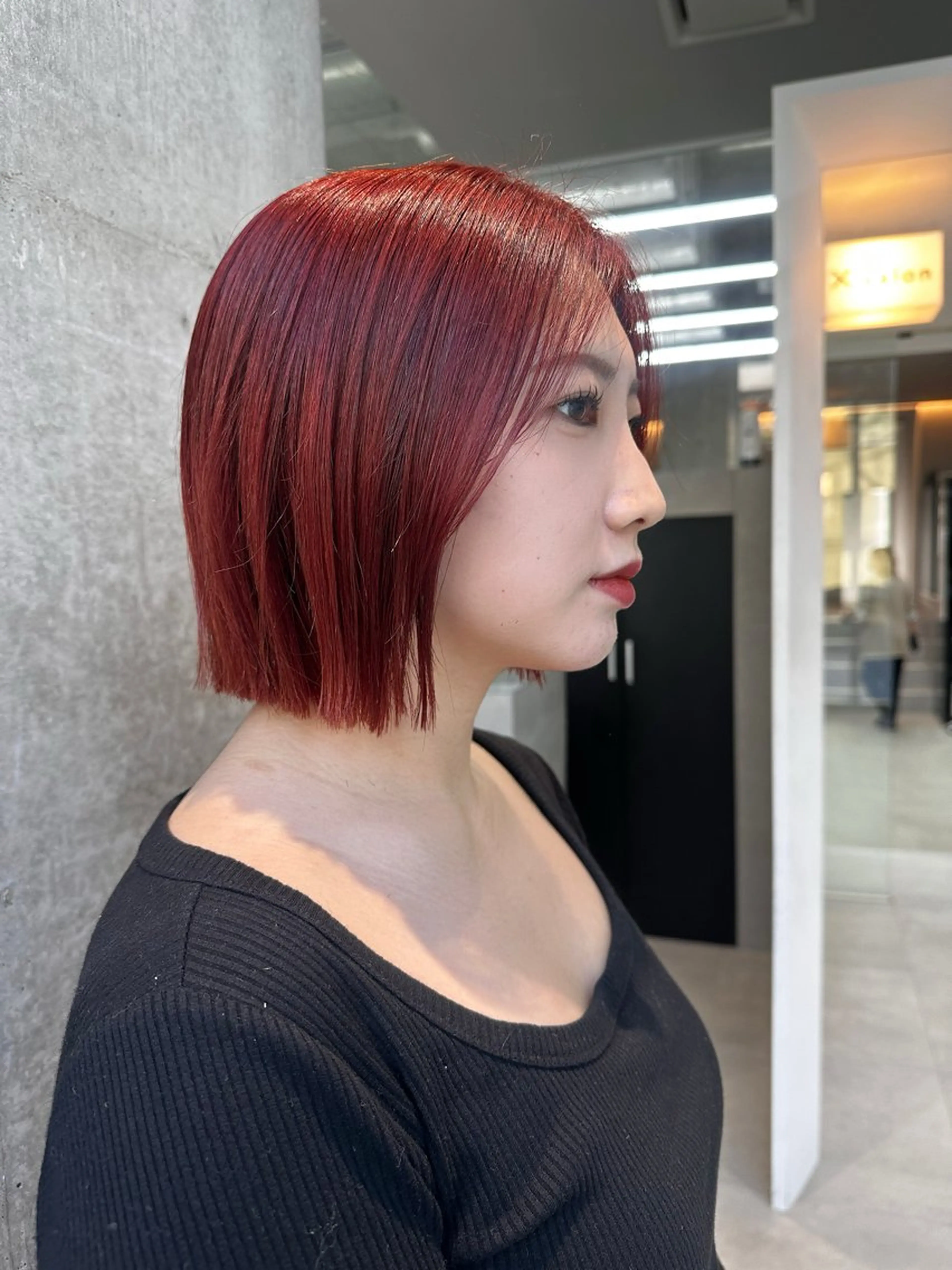 カラー 切りっぱなしボブ レッドカラー ボブ ヘアカラー 大塚 夏生のヘアスタイル