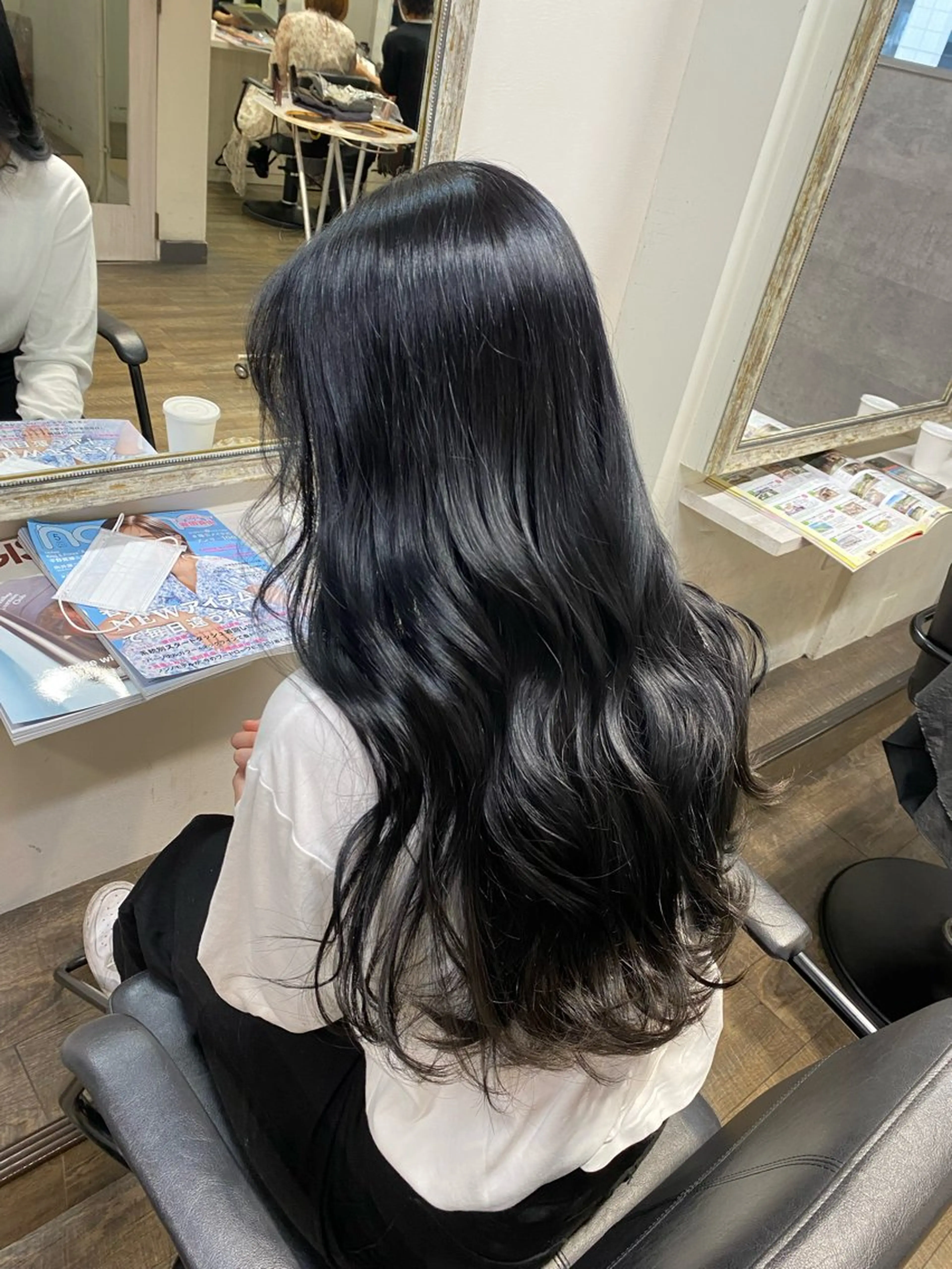 ロング カラー 黒髪 ブルーカラー ブルーブラック MIREI /韓国風 ショート/大阪美容室のヘアスタイル