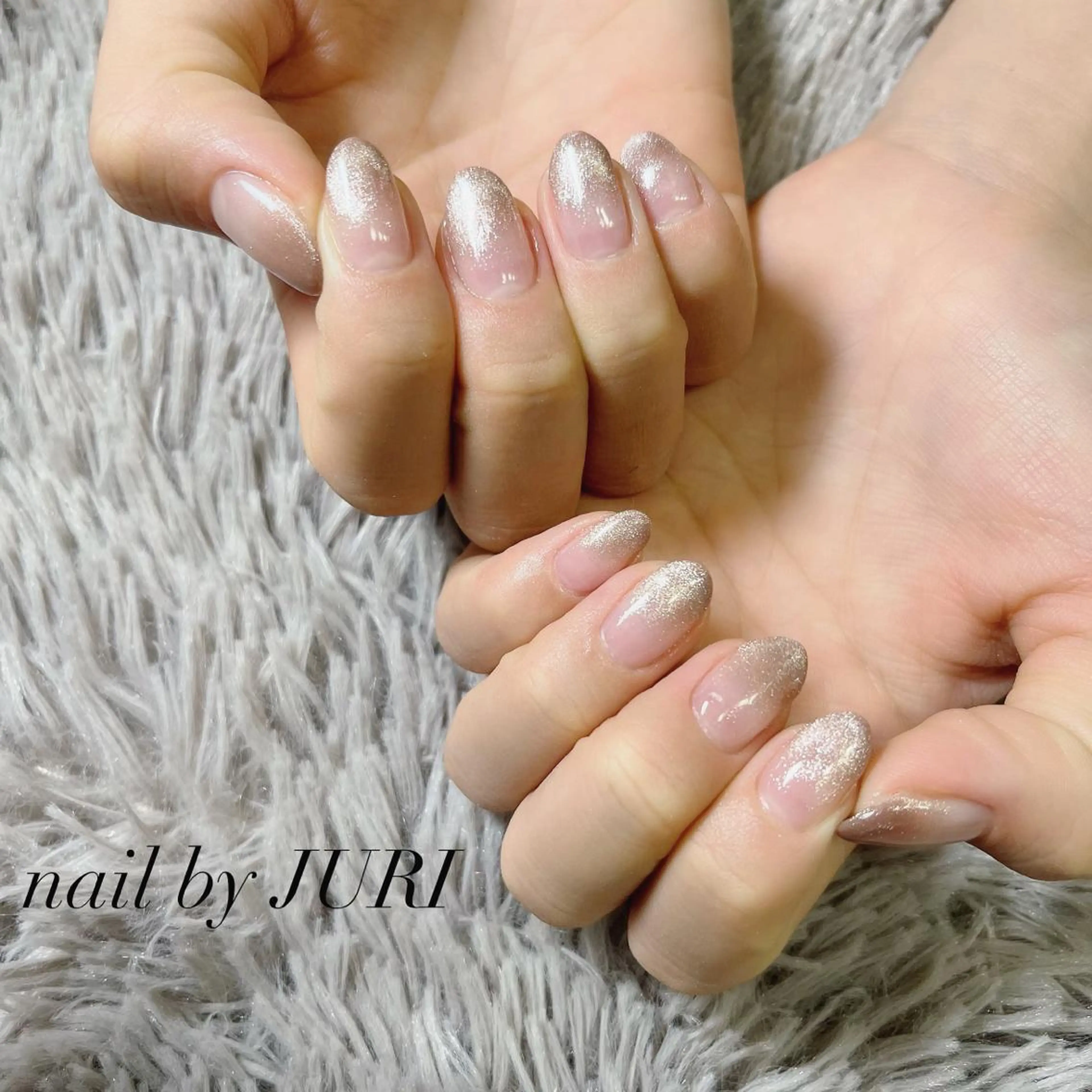 ネイル フットネイル フレンチネイル ジェルネイル ラメ(グリッター) ラメグラデーション NEO Beauty Salon所属・𝐍𝐄𝐎 𝐉𝐔𝐑𝐈のネイルデザイン