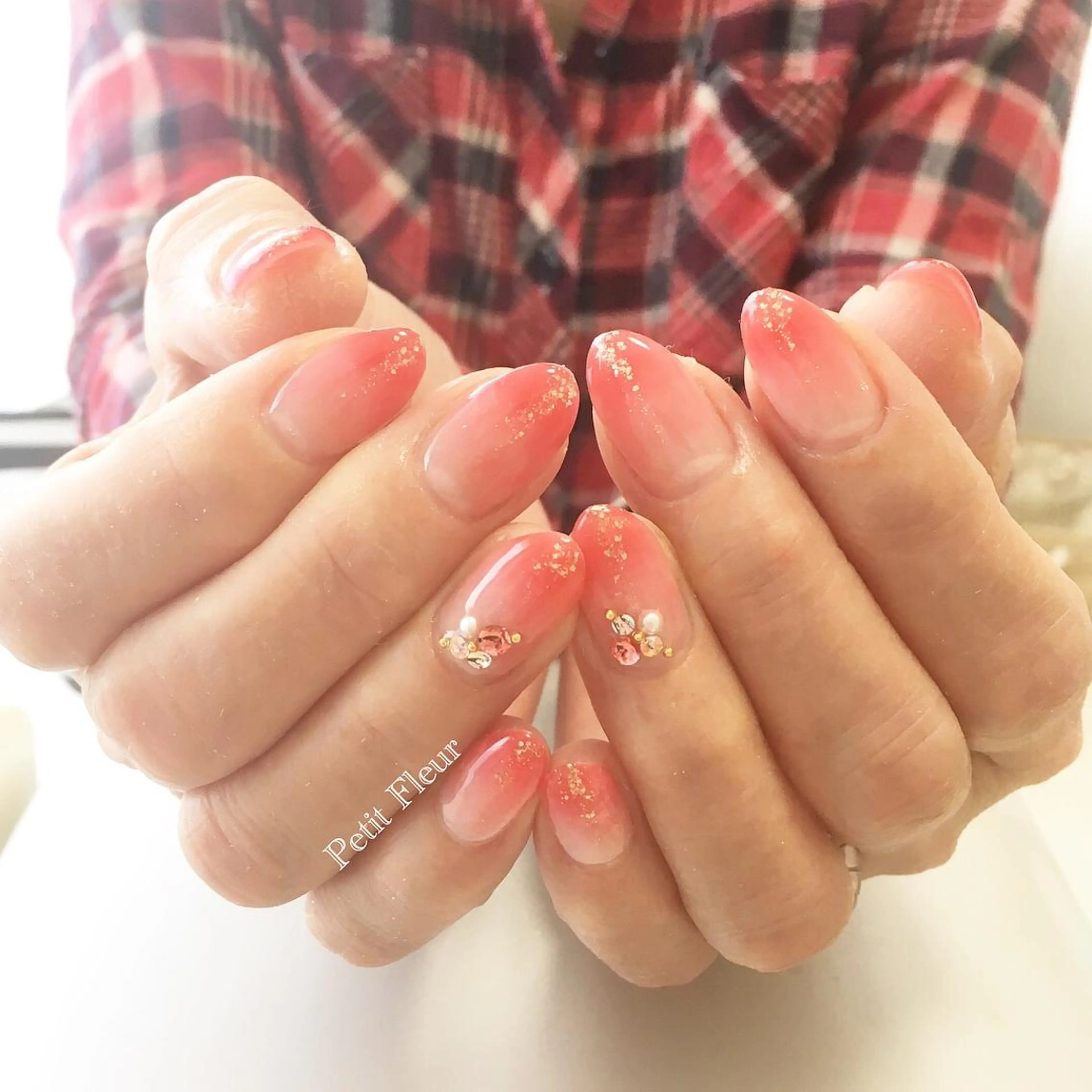 ネイル ボルドー クリアネイル グラデーション 赤色 Petit Fleur所属・青柳 亜梨奈のマツエク・マツパデザイン