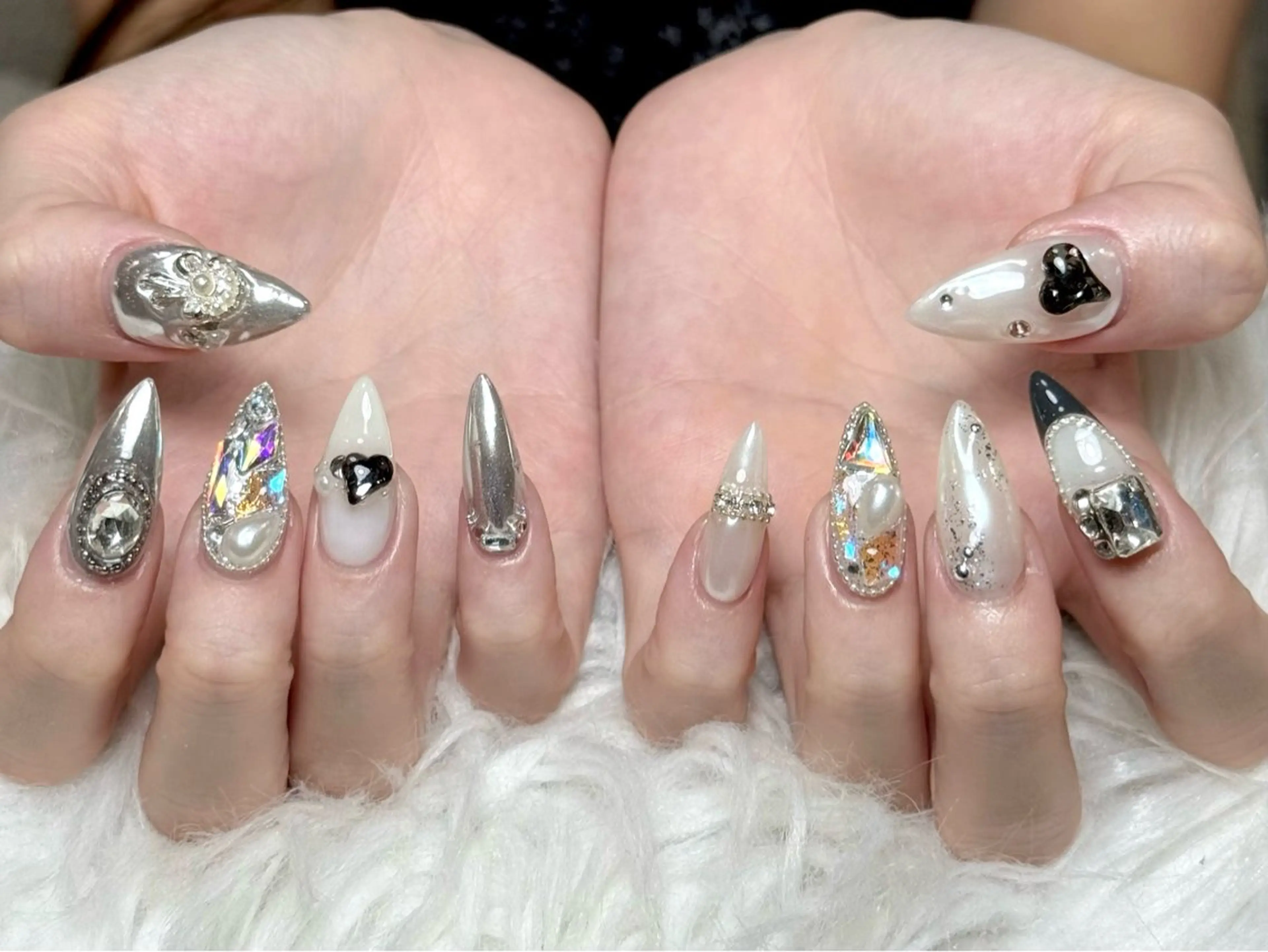 ネイル ボルドー ブラウン チークネイル ドット フットネイル Julli ジュリのネイルデザイン