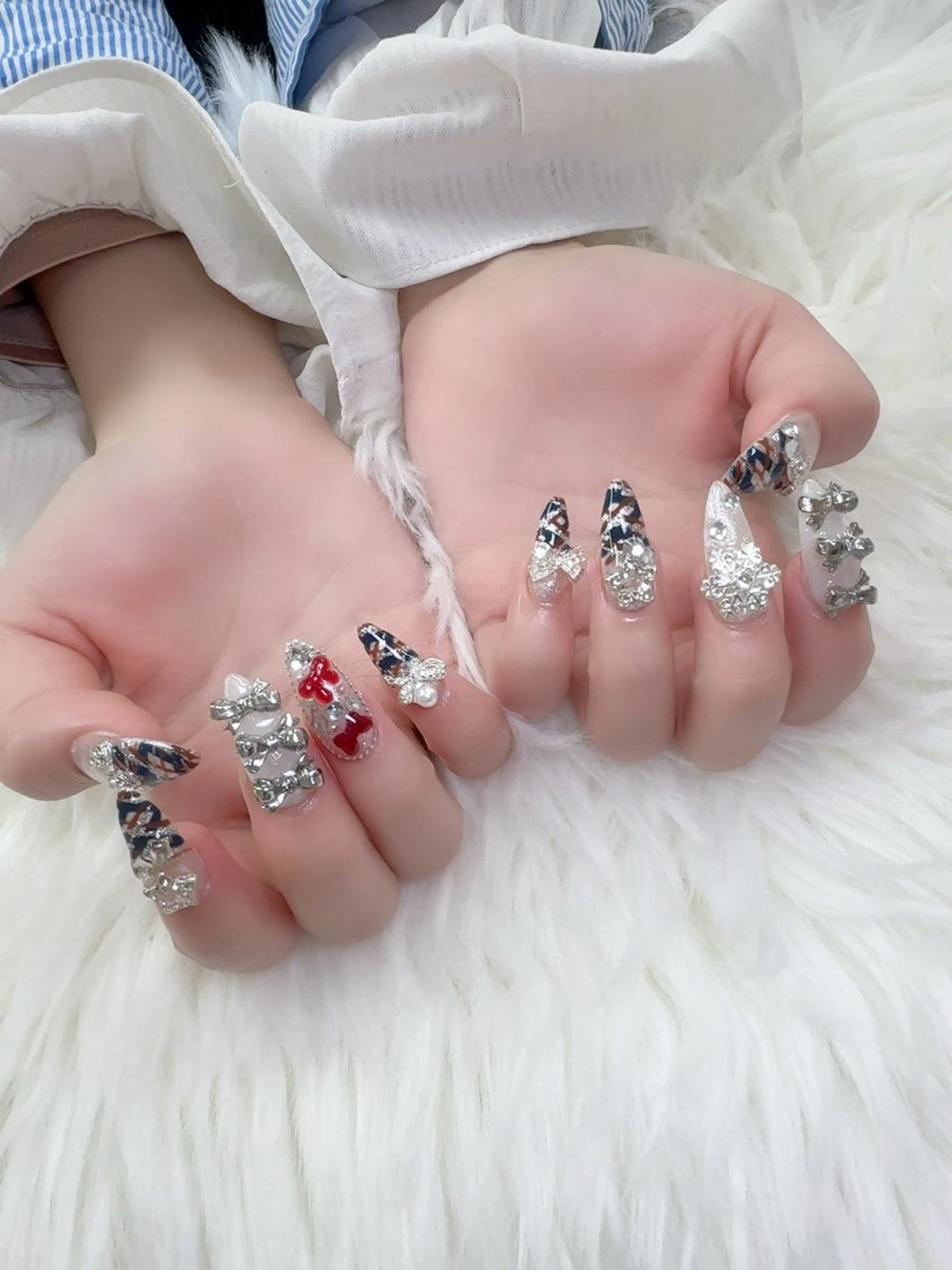 ネイル フレンチネイル 韓国ネイル マグネットネイル ニュアンスネイル オフィスネイル ハンドネイル Mlan Nailのネイルデザイン