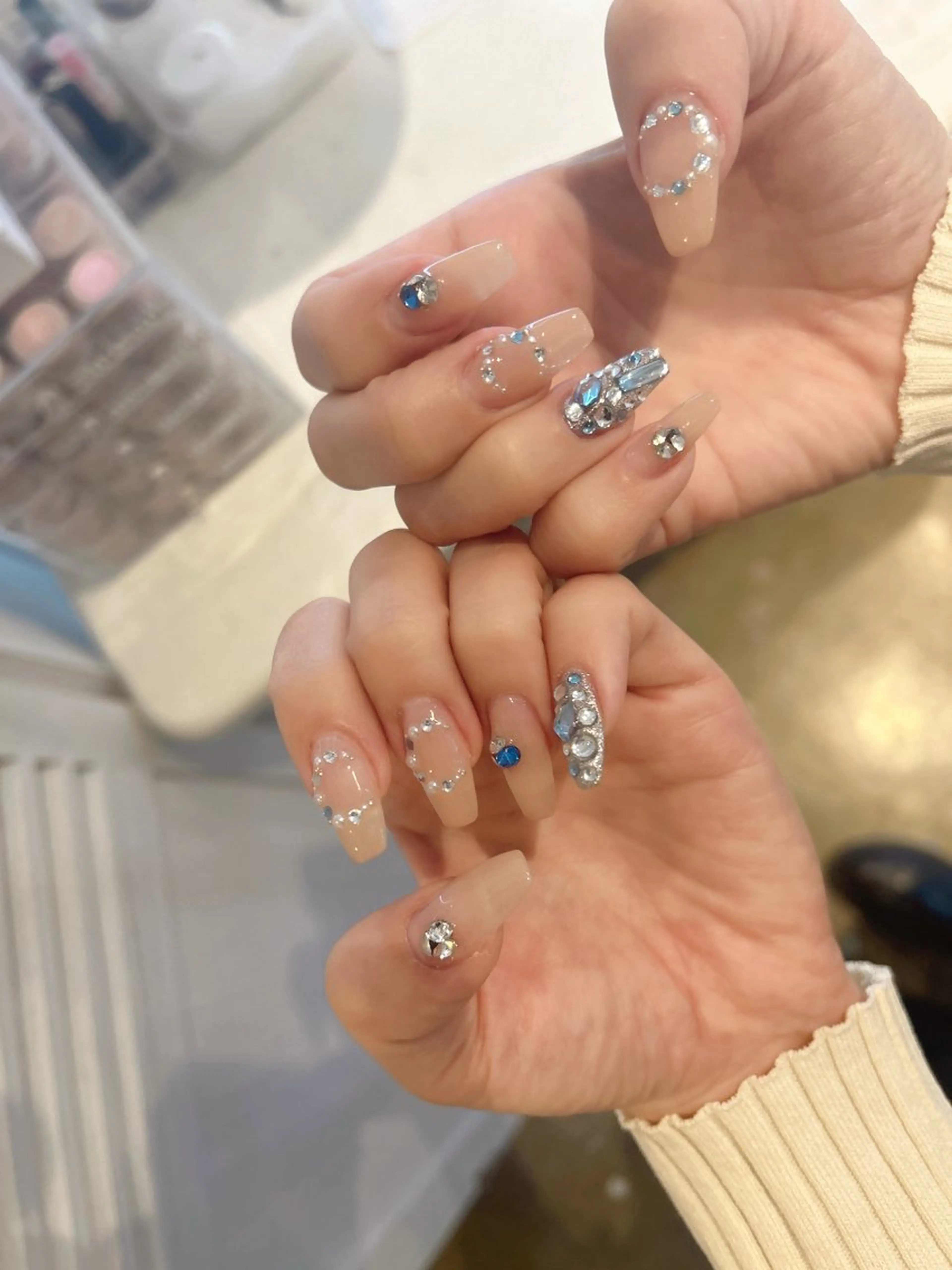 ネイル キラキラネイル 持ち込み ストーンネイル ハンドネイル EmaNail天満橋店所属・EmaNail Risaのネイルデザイン