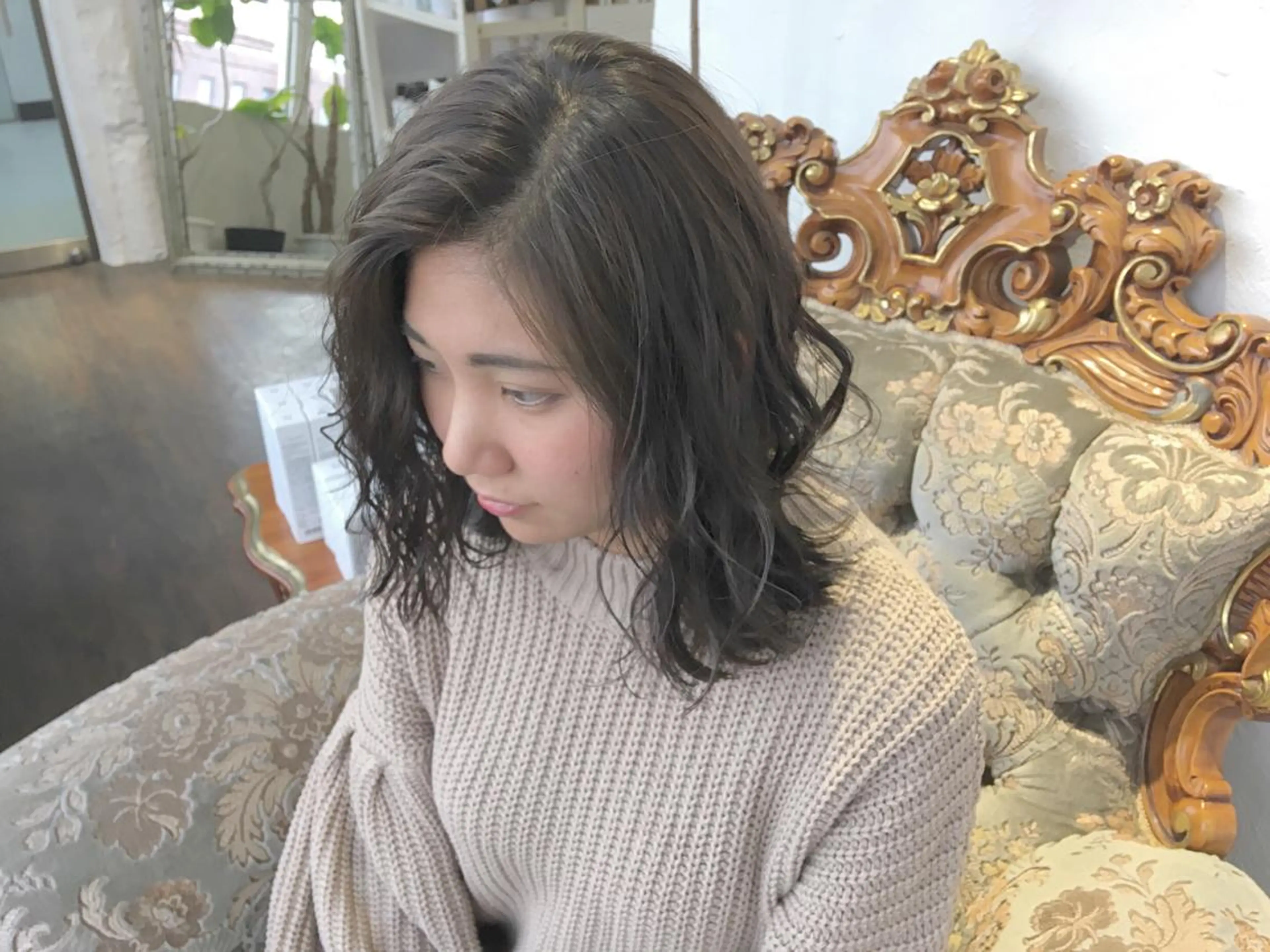 セミロング カラー ヘアアレンジ アッシュ ベージュカラー ブリーチ ブリーチなしカラー エグチ アキラのヘアスタイル