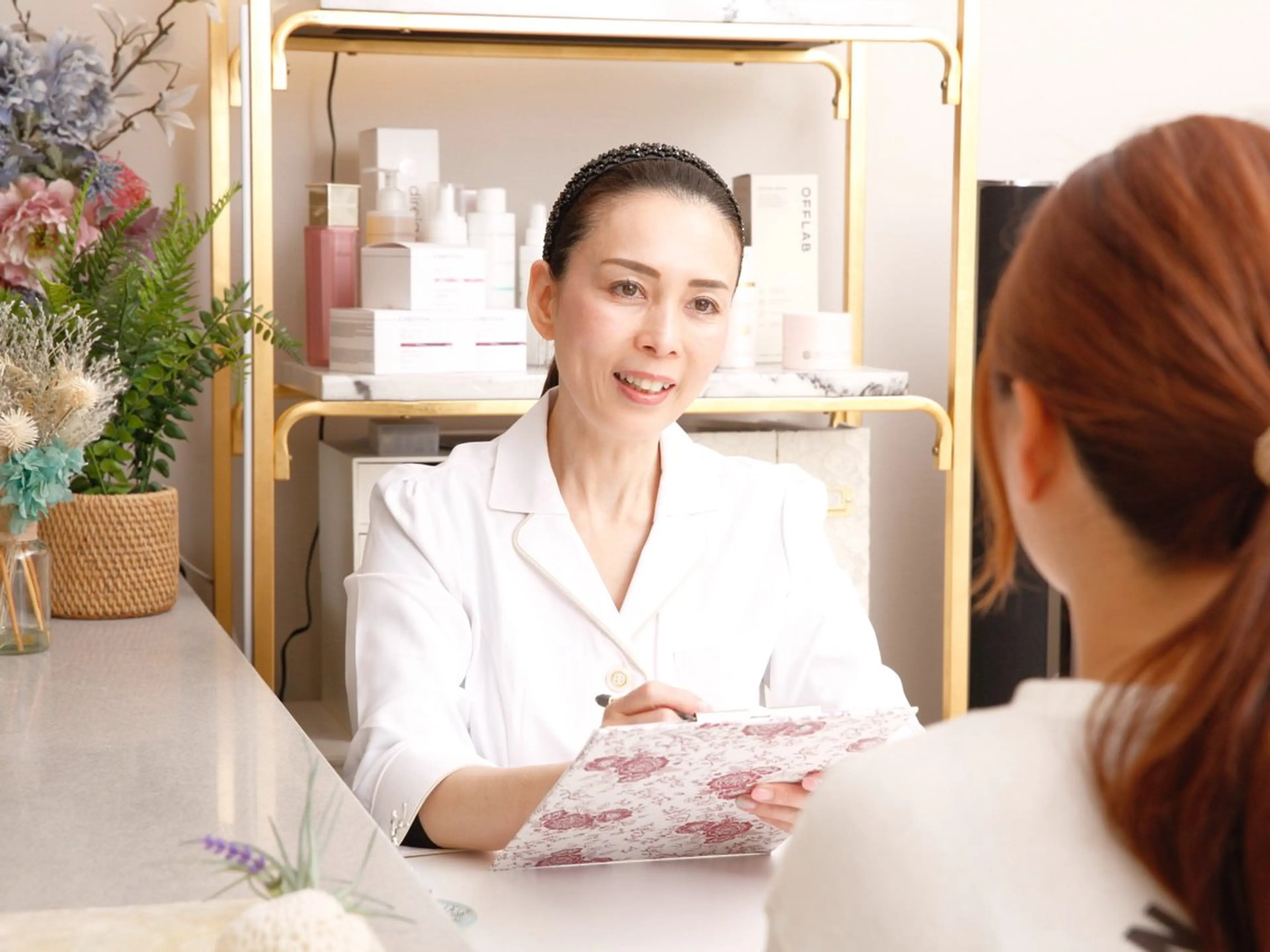 バストアップ&全顔、首、ハンドケア…気になる部位を改善！即効果を感じたい方へシミ、毛穴、下垂バスト、2カップアップの写真