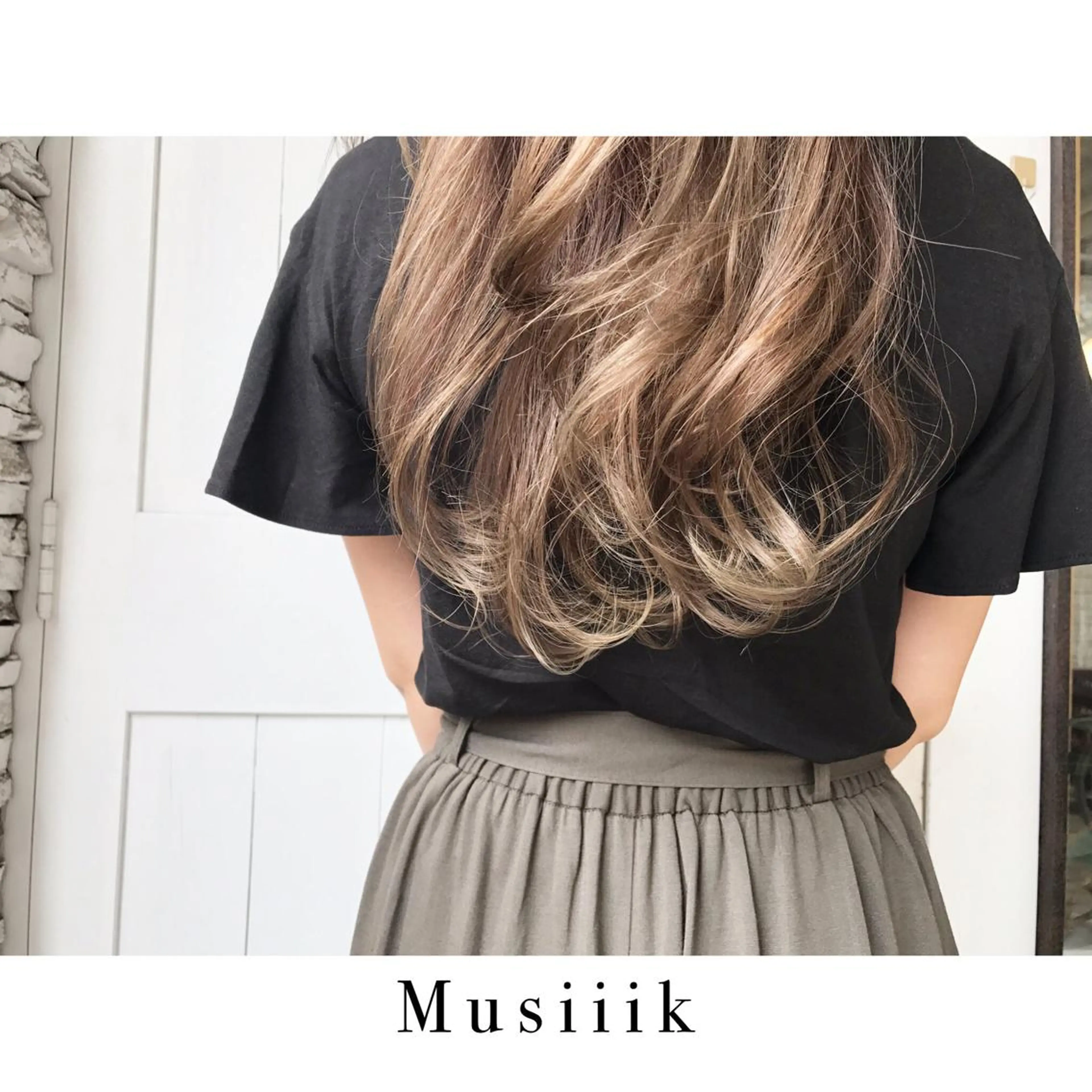ロング カラー ベージュカラー ブリーチ ブロンド イエローカラー トリートメント ヘアカラー トリートメント Musiiik hairのヘアスタイル
