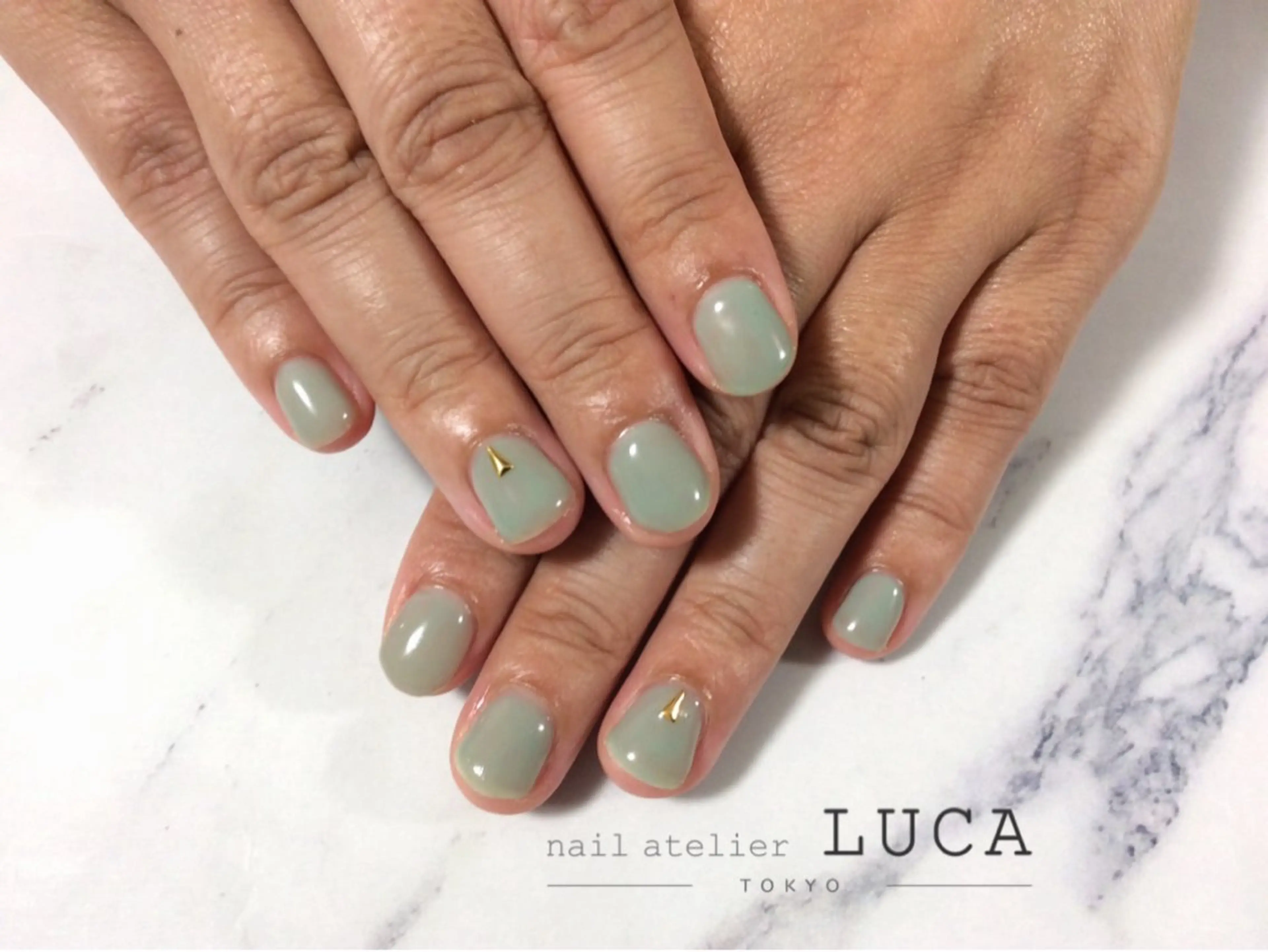 ネイル グリーン ワンカラーネイル ネイルアトリエルカ 米原のネイルデザイン