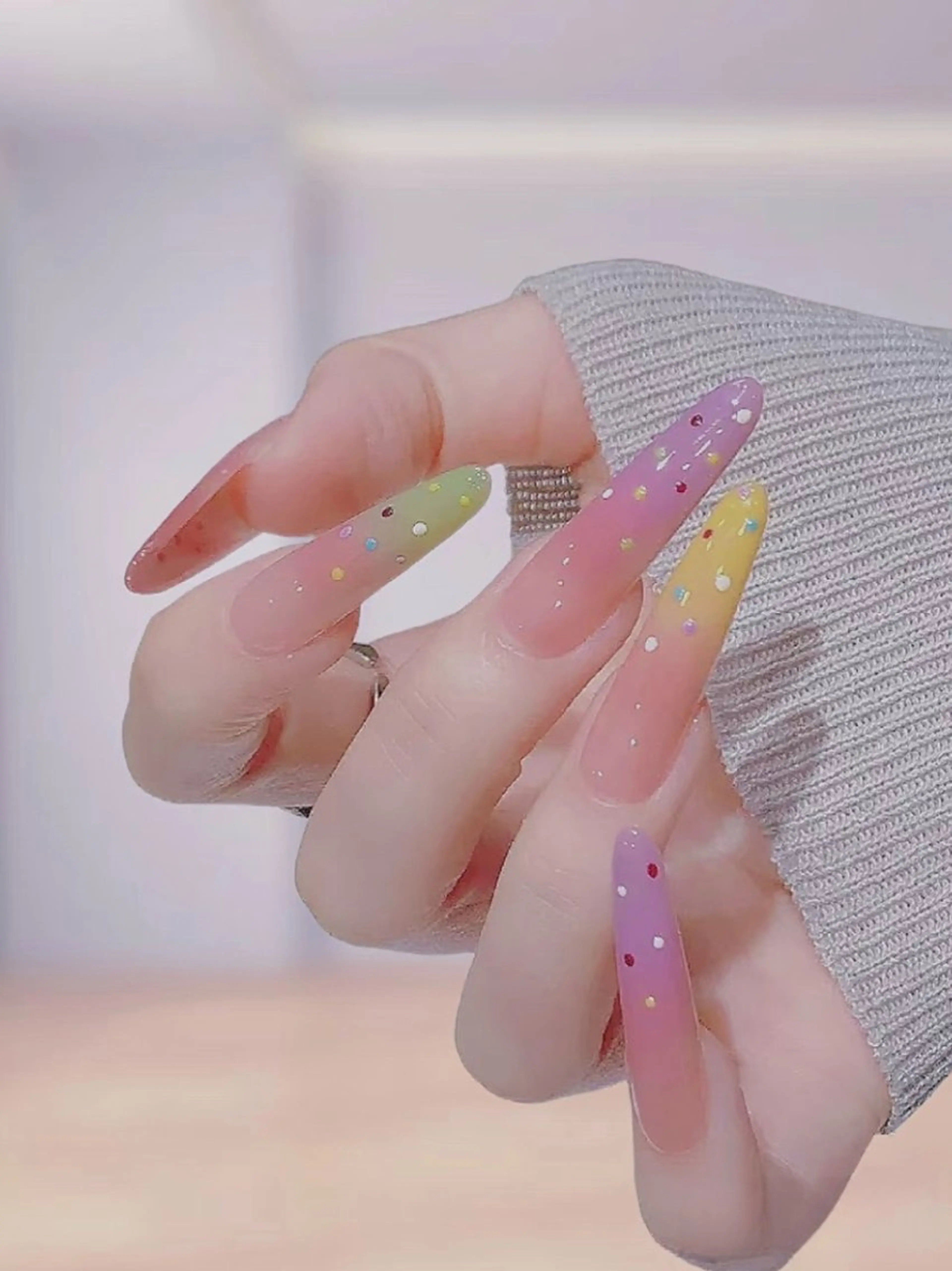 ネイル オーロラネイル チークネイル 長さ出し フットネイル フレンチネイル AND Nail 長さだし専門新宿店のネイルデザイン