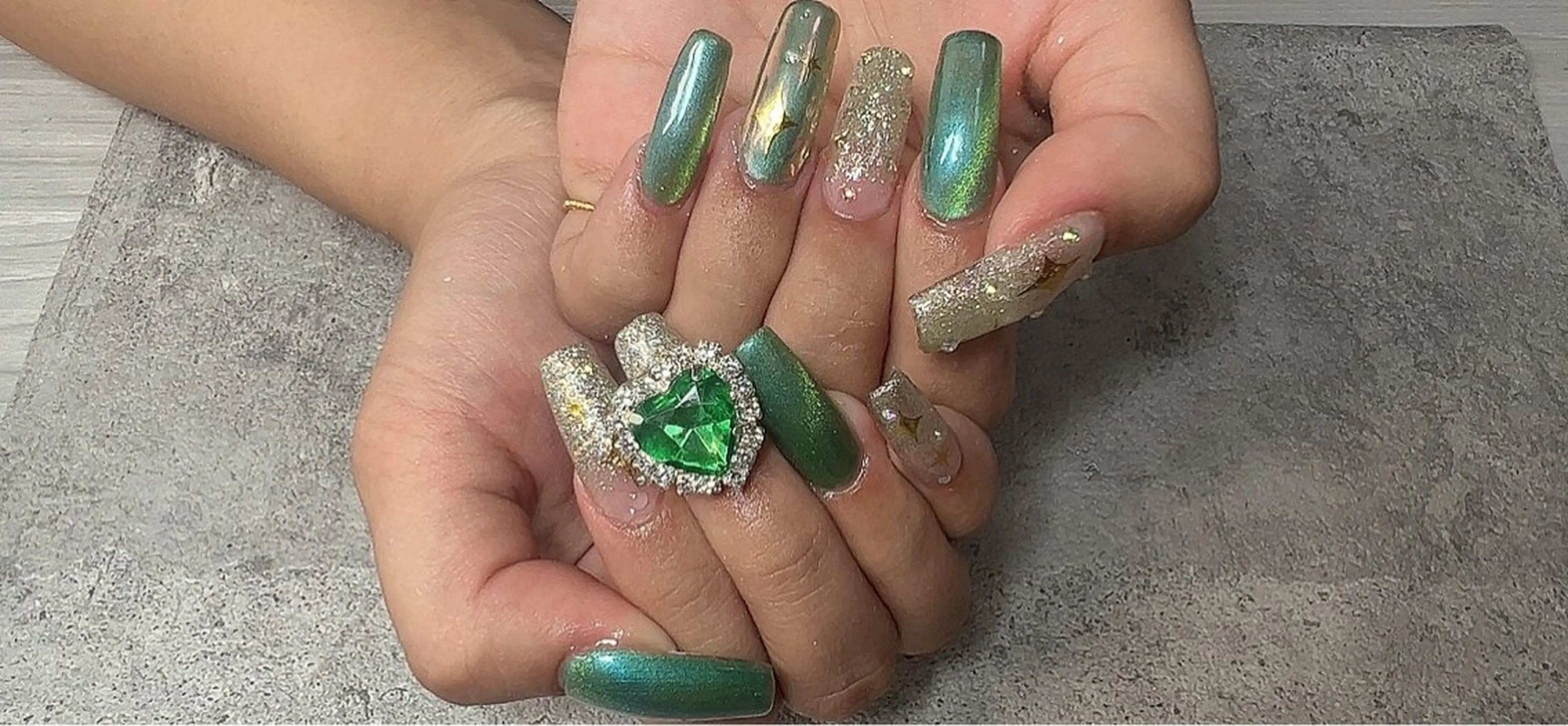 ネイル グリーン 持ち込み Ruana Nailのネイルデザイン