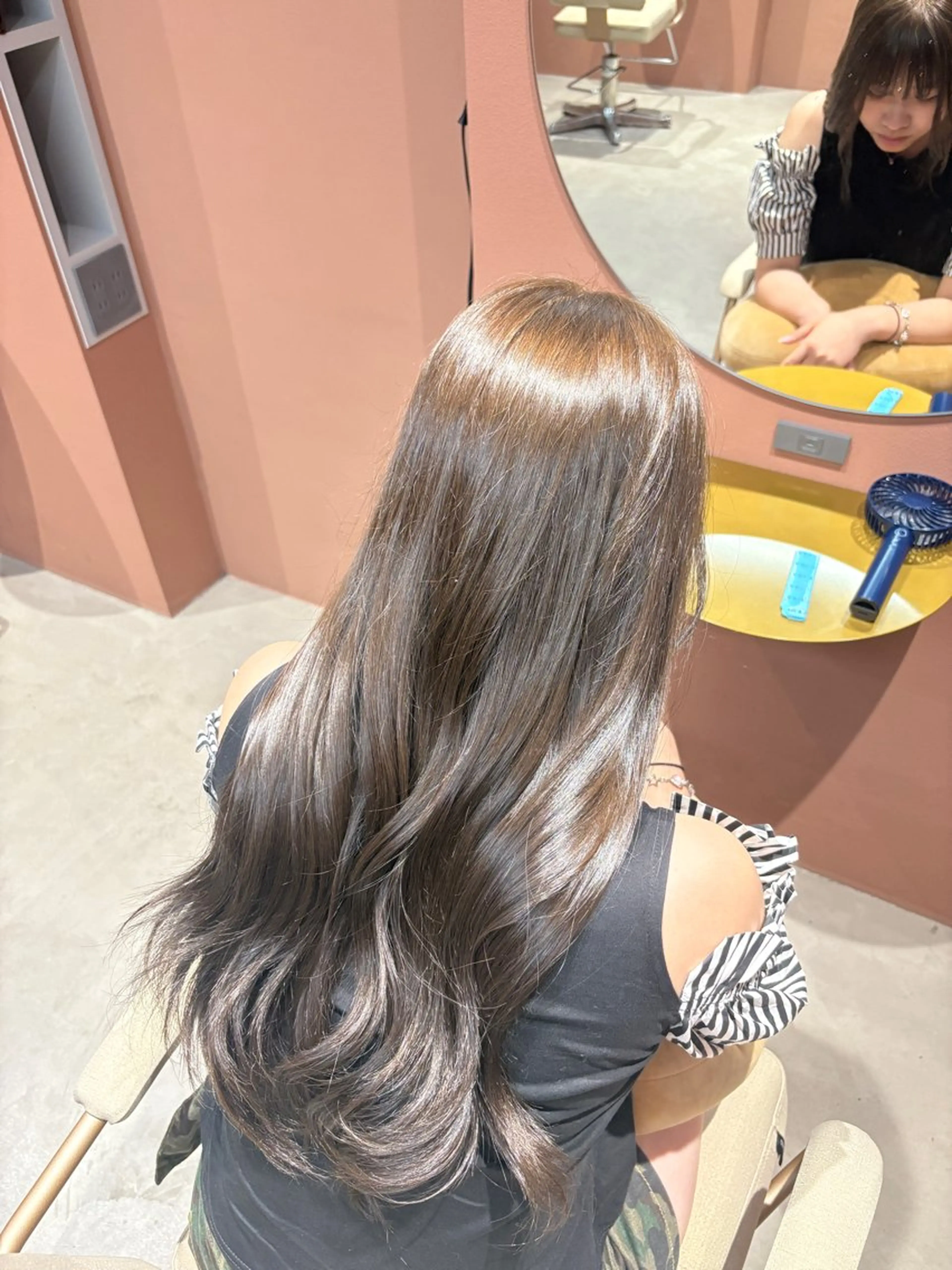 ロング カラー Inity心斎橋/ クルミのヘアスタイル