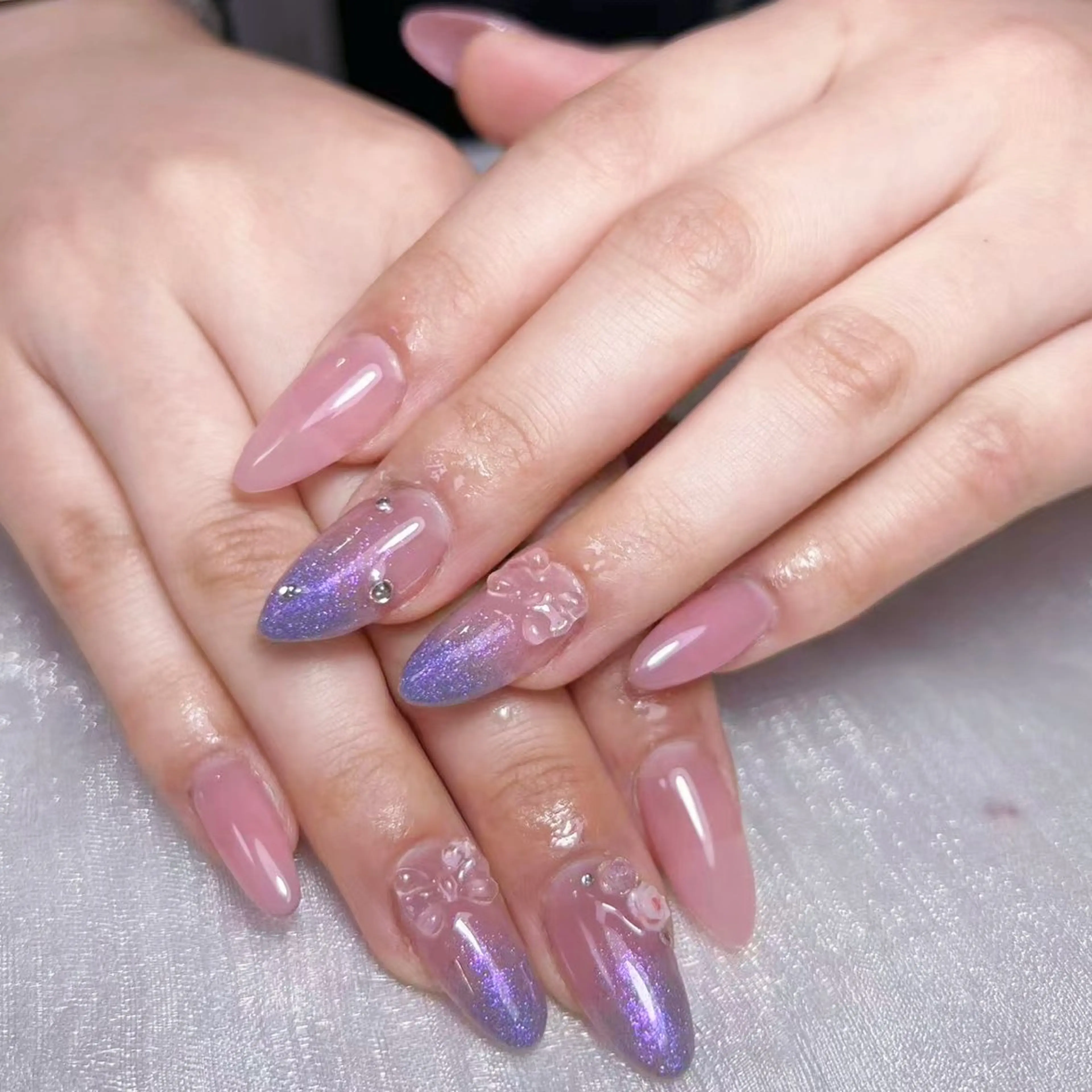 セミロング 韓国風ヘア ハンドネイル DIAMOND Nail☁️のネイルデザイン