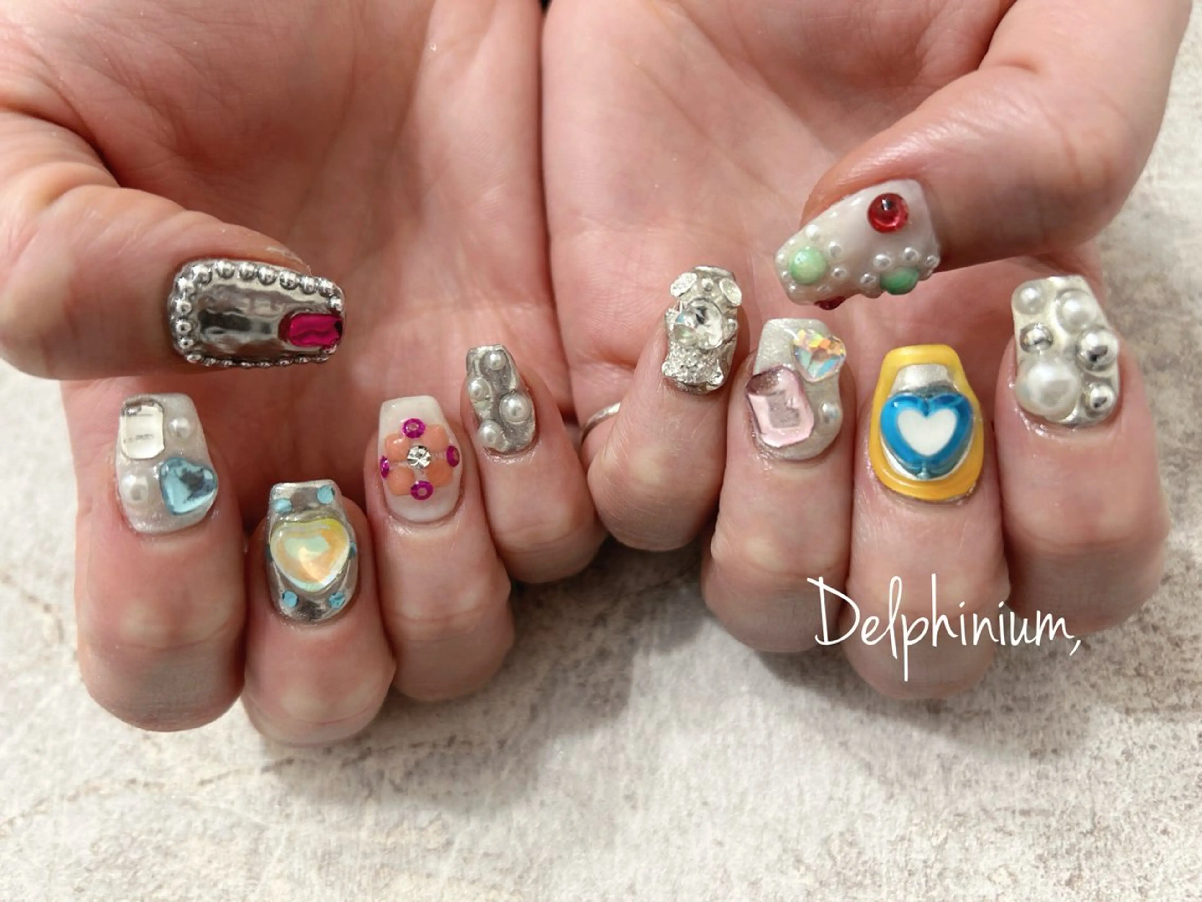 ネイル ハンドネイル 岡本 友恵のネイルデザイン