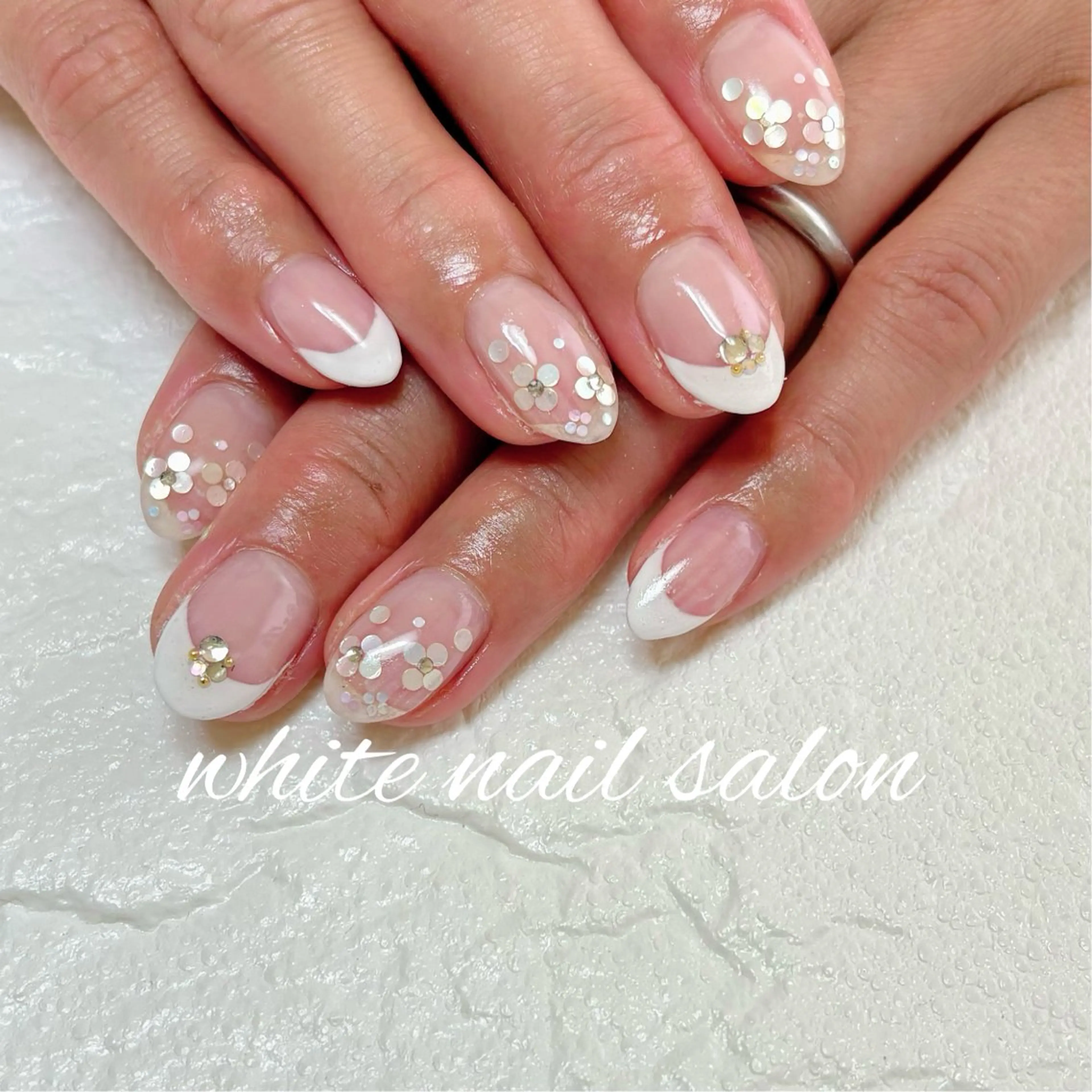 ネイル ホワイト ハンドネイル white nail salonのネイルデザイン