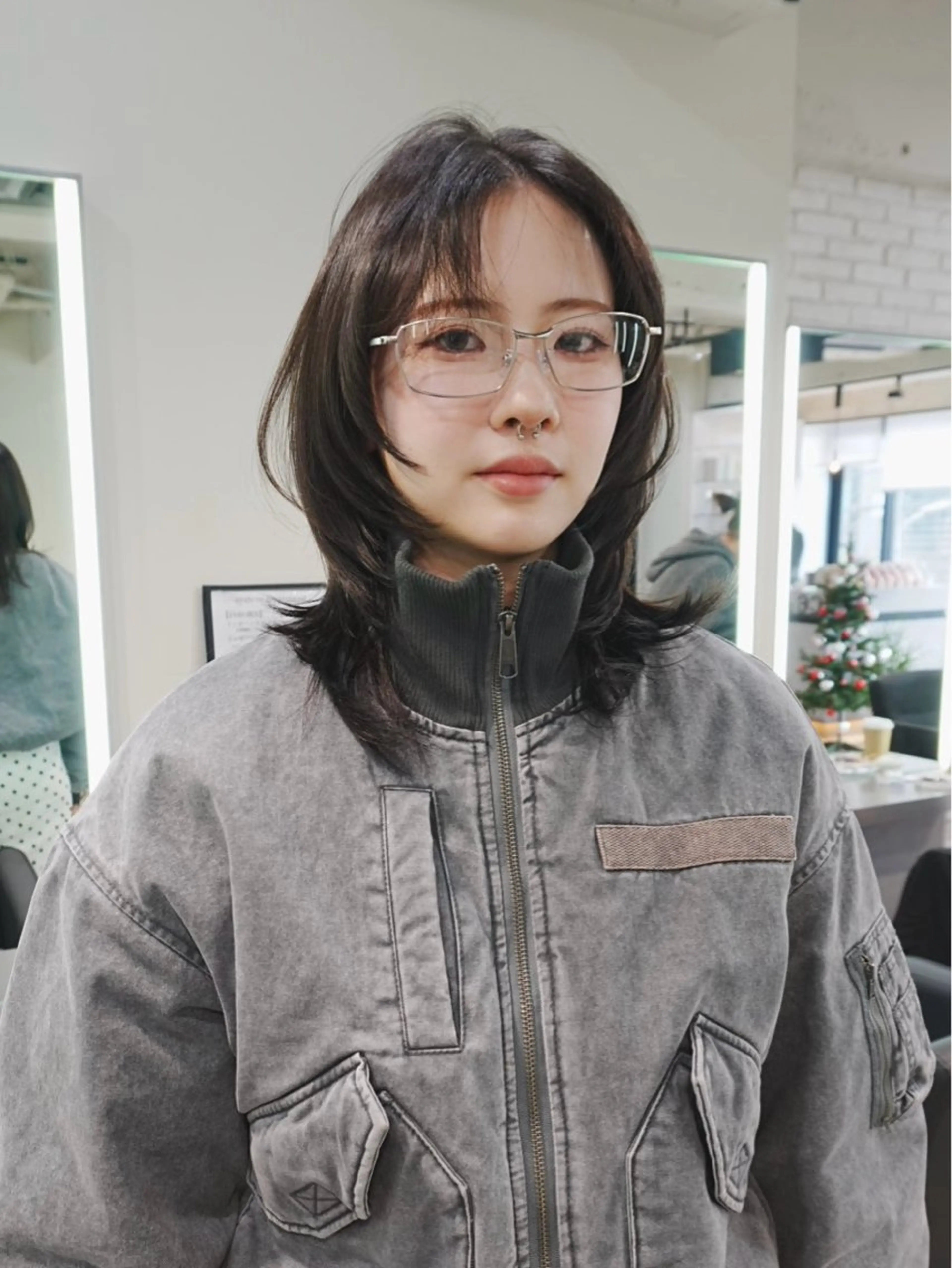 ミディアム ハッシュカット 韓国風ヘア Airi 韓国y2k レイヤーカットのヘアスタイル