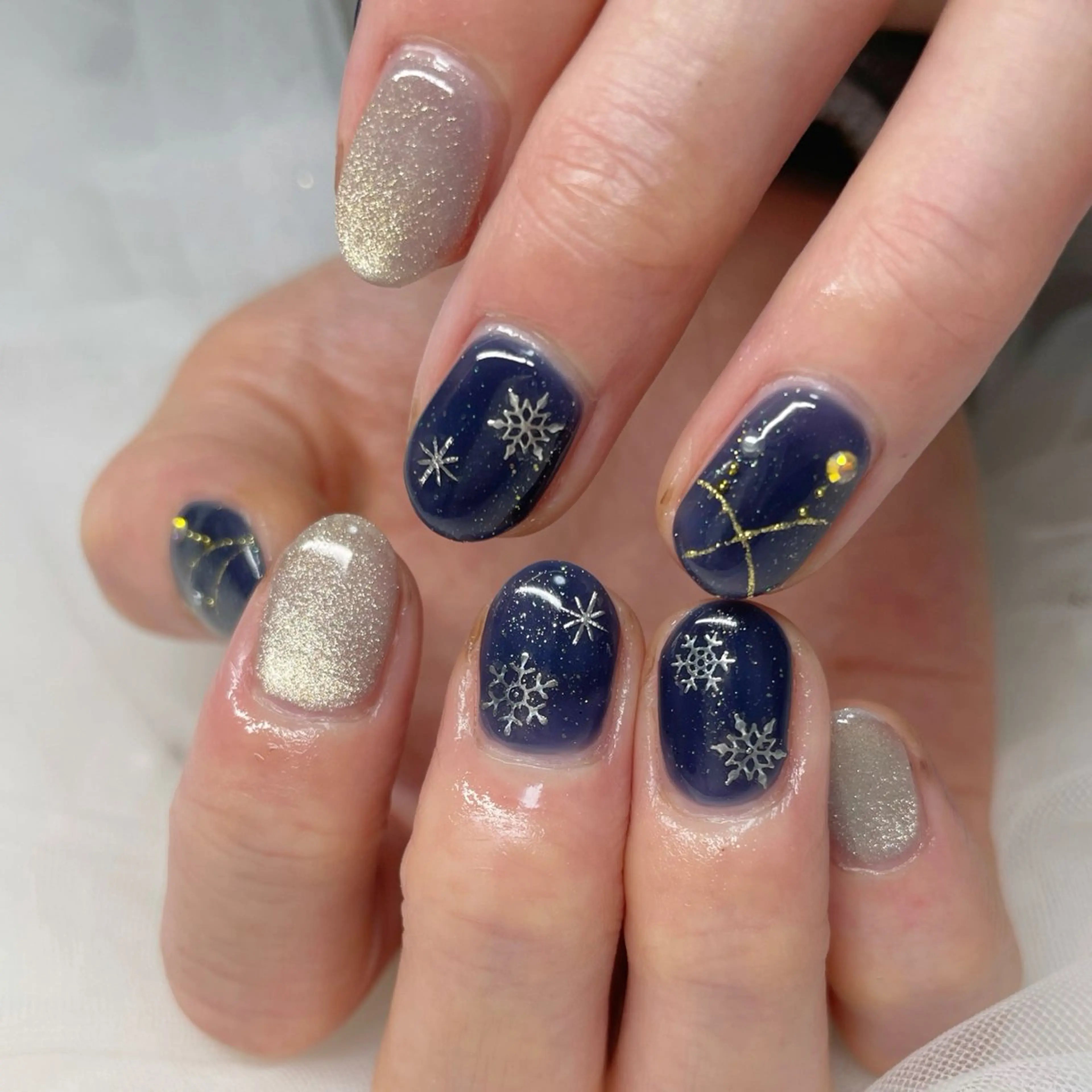 ネイル ゴールド ネイビー 冬ネイル ハンドネイル nailsalon SANANAILのネイルデザイン