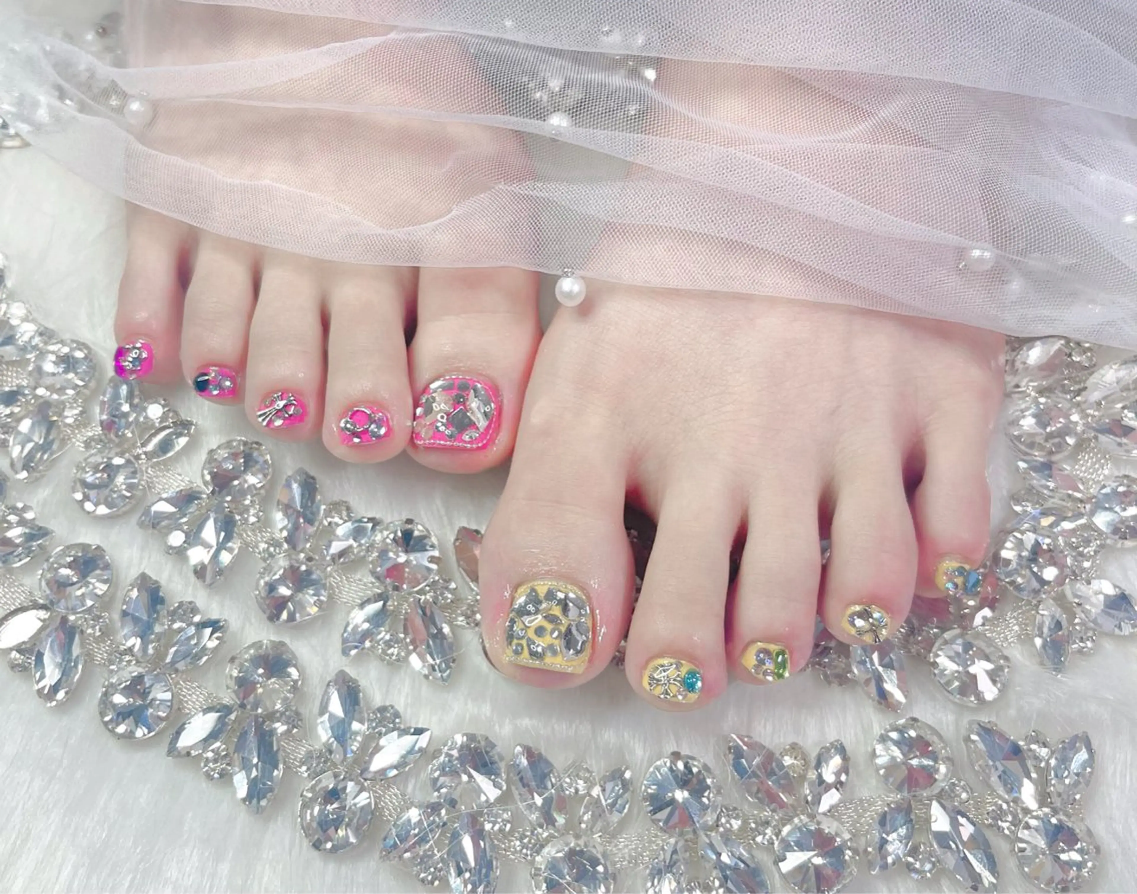 ネイル オーロラネイル クリアネイル フラッシュネイル ジェルネイル グラデーション フットネイル Amee Nail Salonのネイルデザイン