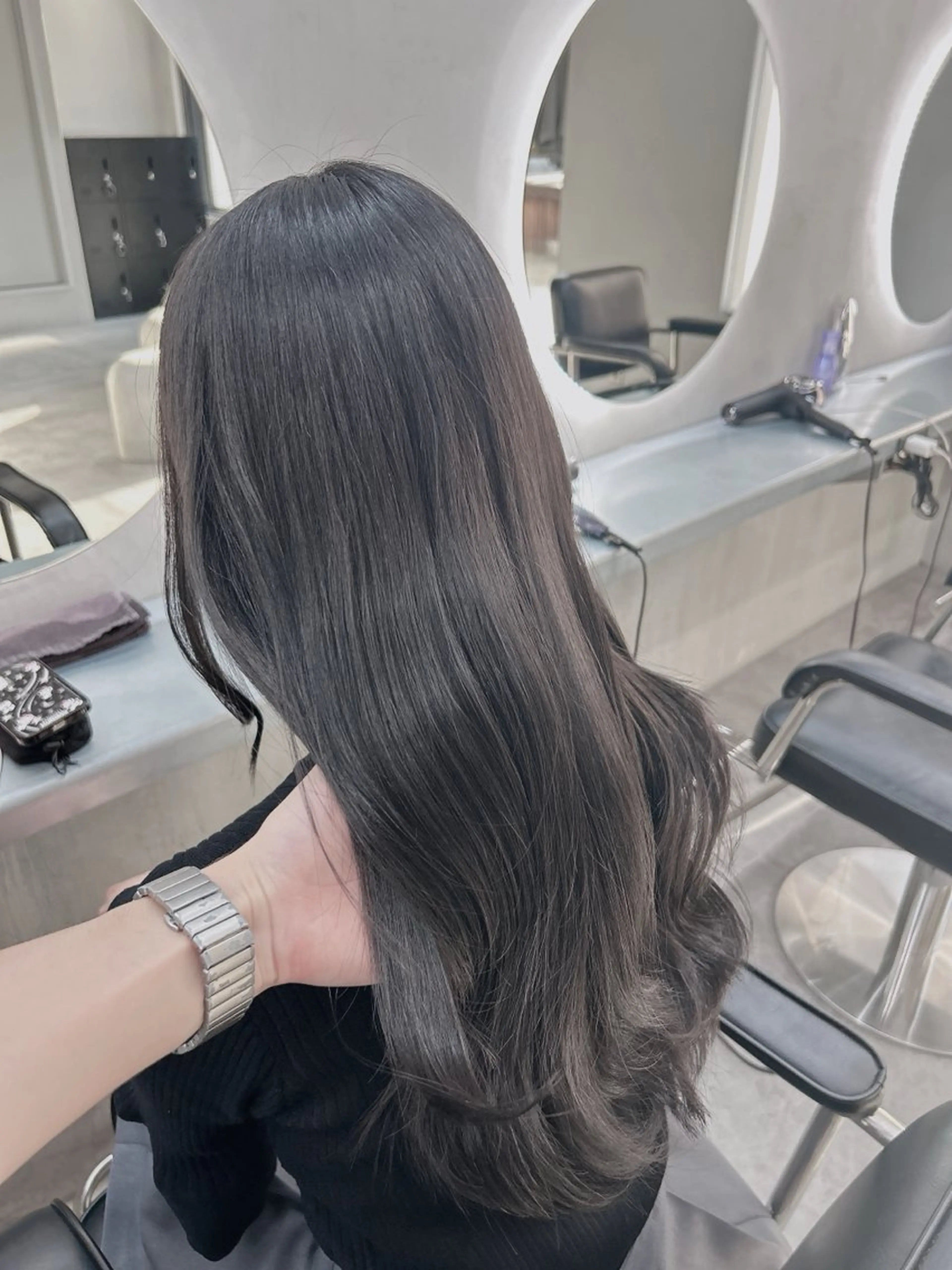 ロング カラー アッシュ アッシュグレー アッシュグレージュ ブリーチ 透明感カラー ヘアカラー トリートメント グレージュ 透明感 ブリーチなし田島晃汰のヘアスタイル