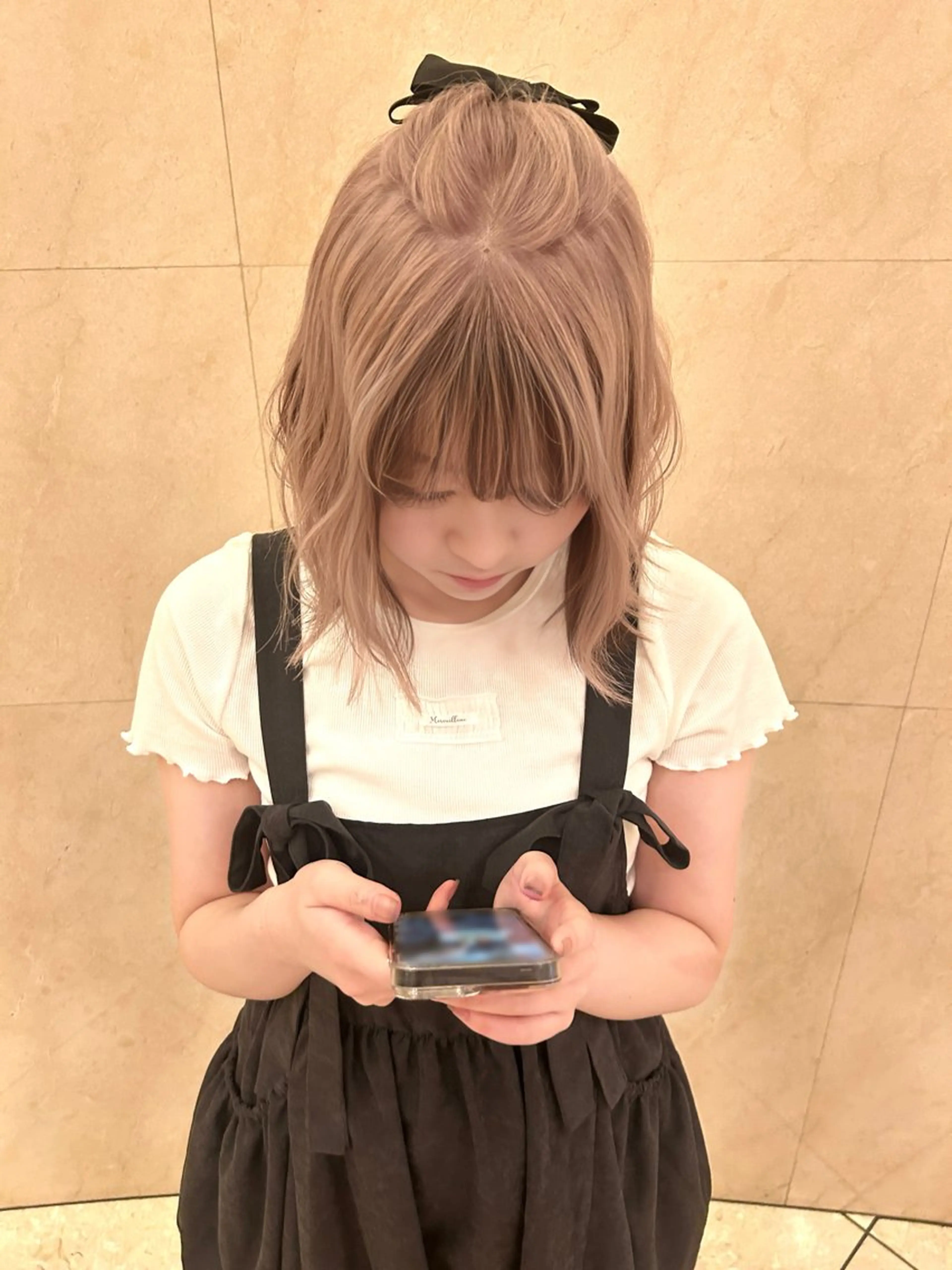 ミディアム カラー ベージュカラー ラベンダーカラー ラベンダーベージュ ﾐﾚｲ/ﾐﾙｸﾃｨｰ ｶﾗｰ/梅田美容室のヘアスタイル