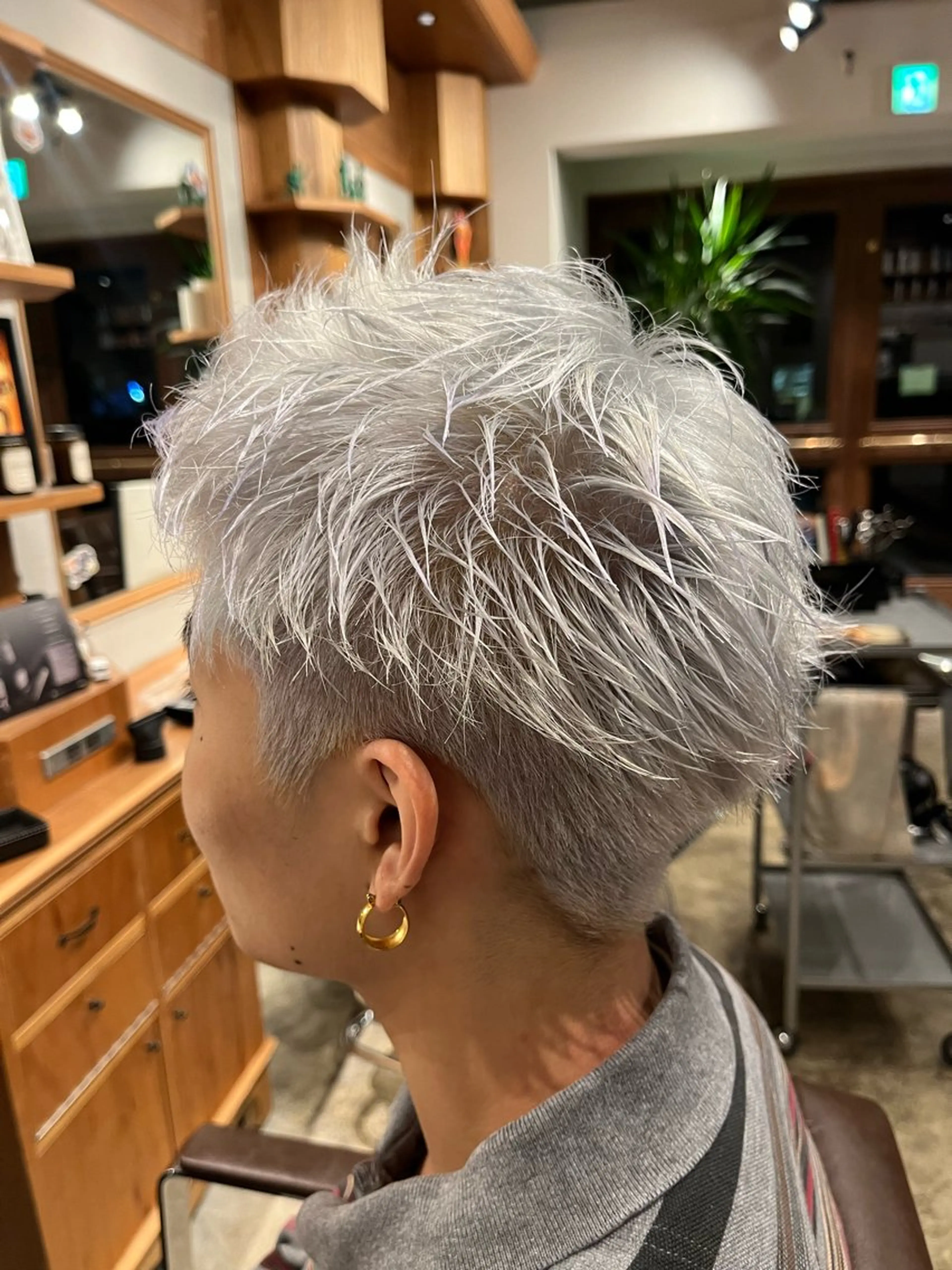 ショート メンズ メンズブリーチ カット ヘアカラー トリートメント 瀬川 響音のヘアスタイル