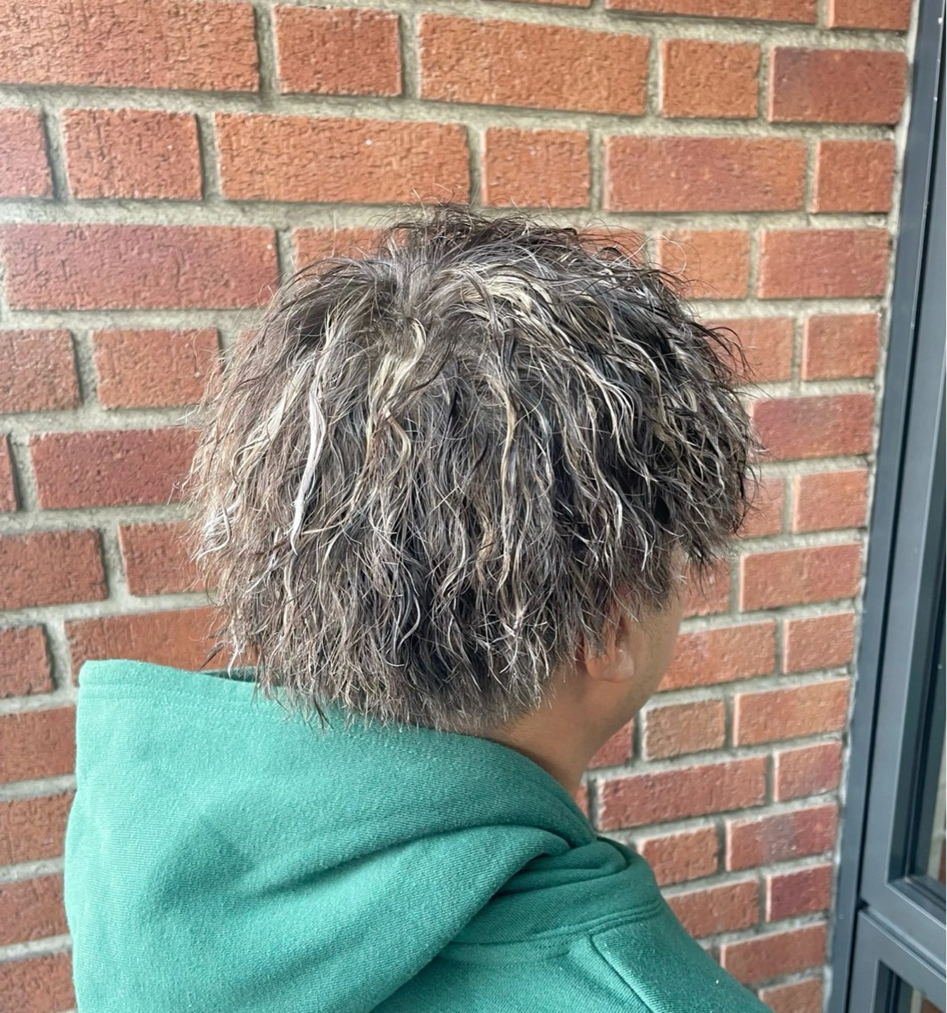 カラー パーマ eat所属・市妙 瑠基のヘアスタイル