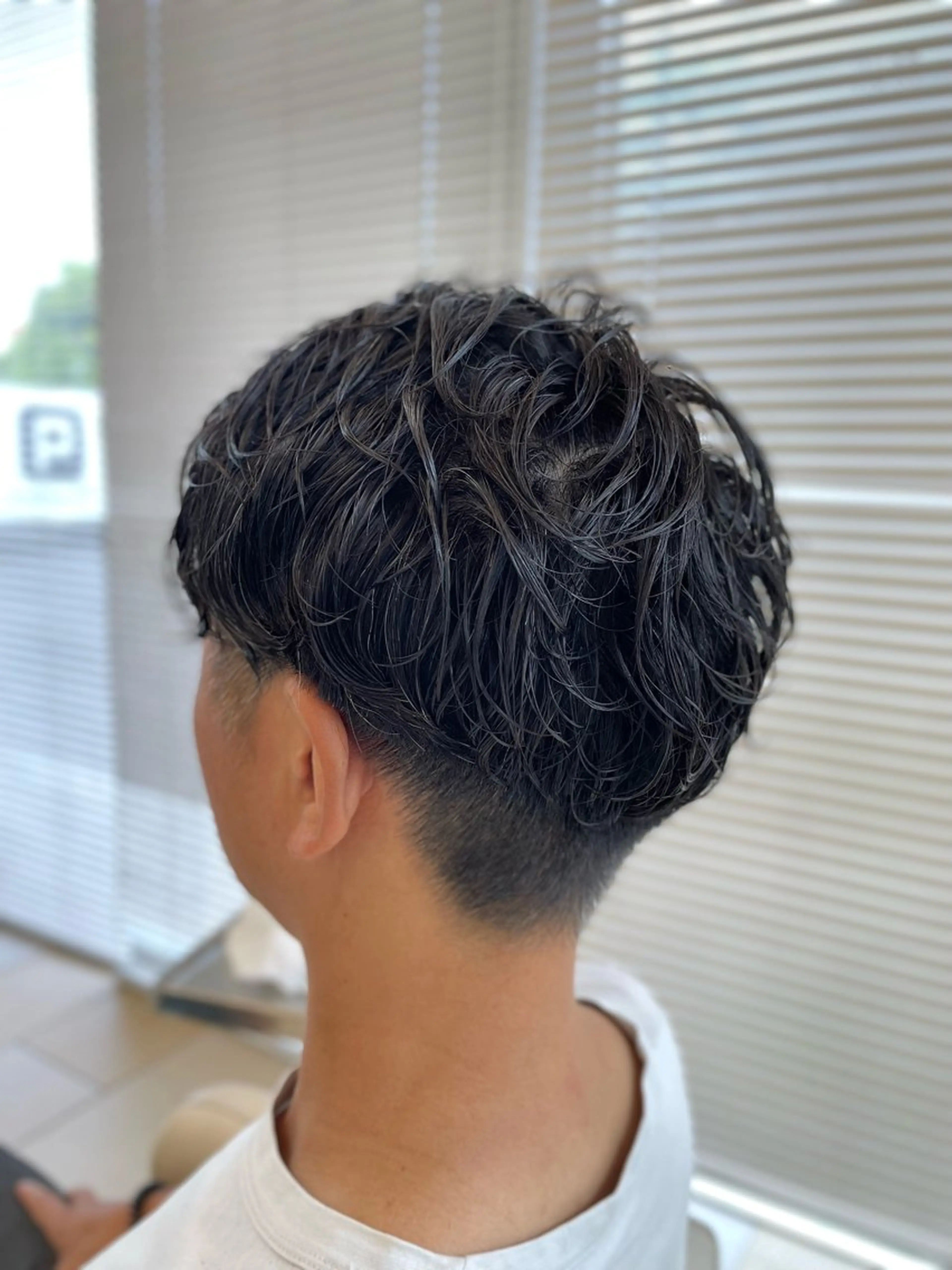 ミディアム カット パーマ 兼元 優也のヘアスタイル