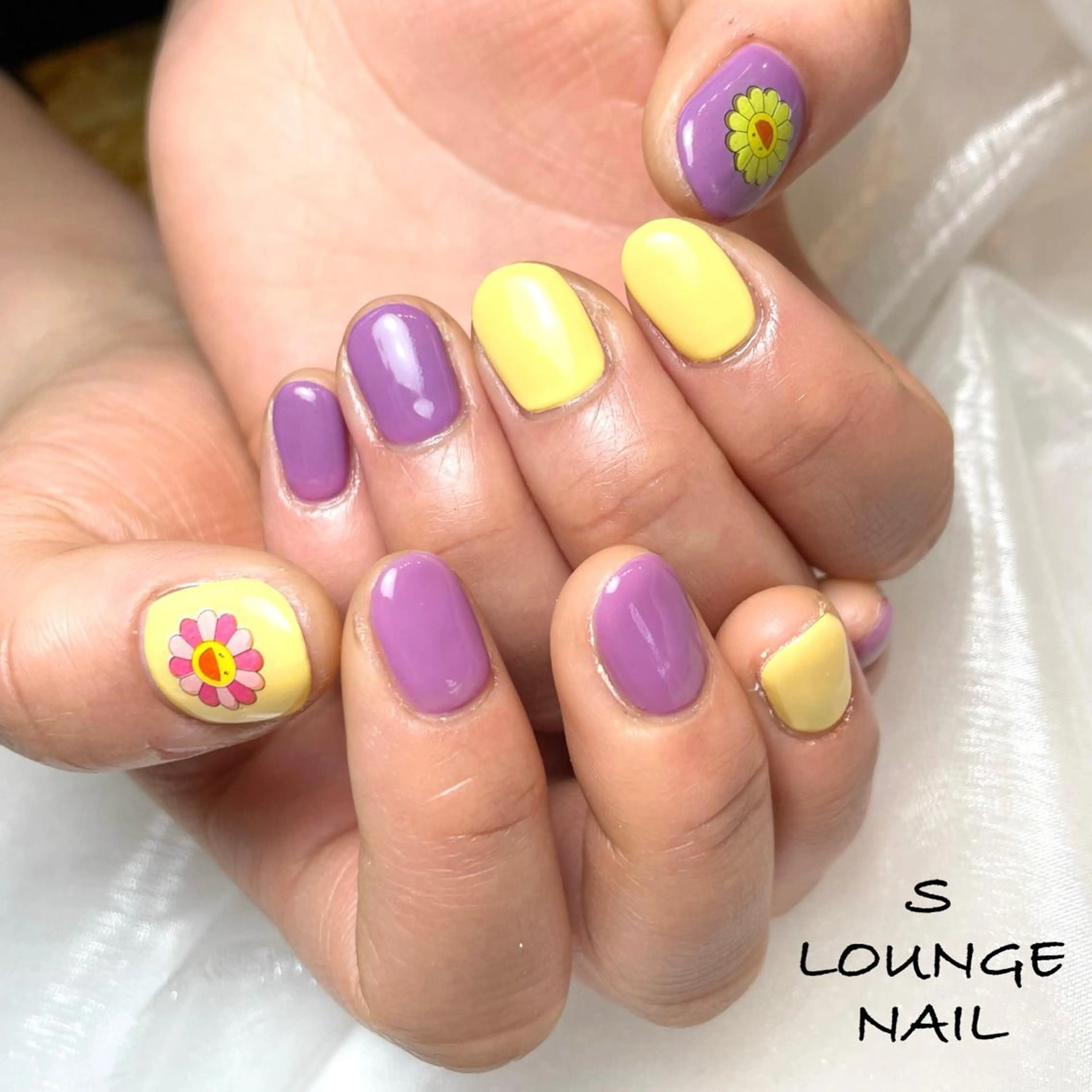 ネイル フラワーネイル ハンドネイル フットネイル S LOUNGE NAIL所属・パーツたくさん🍓 SUMIのネイルデザイン