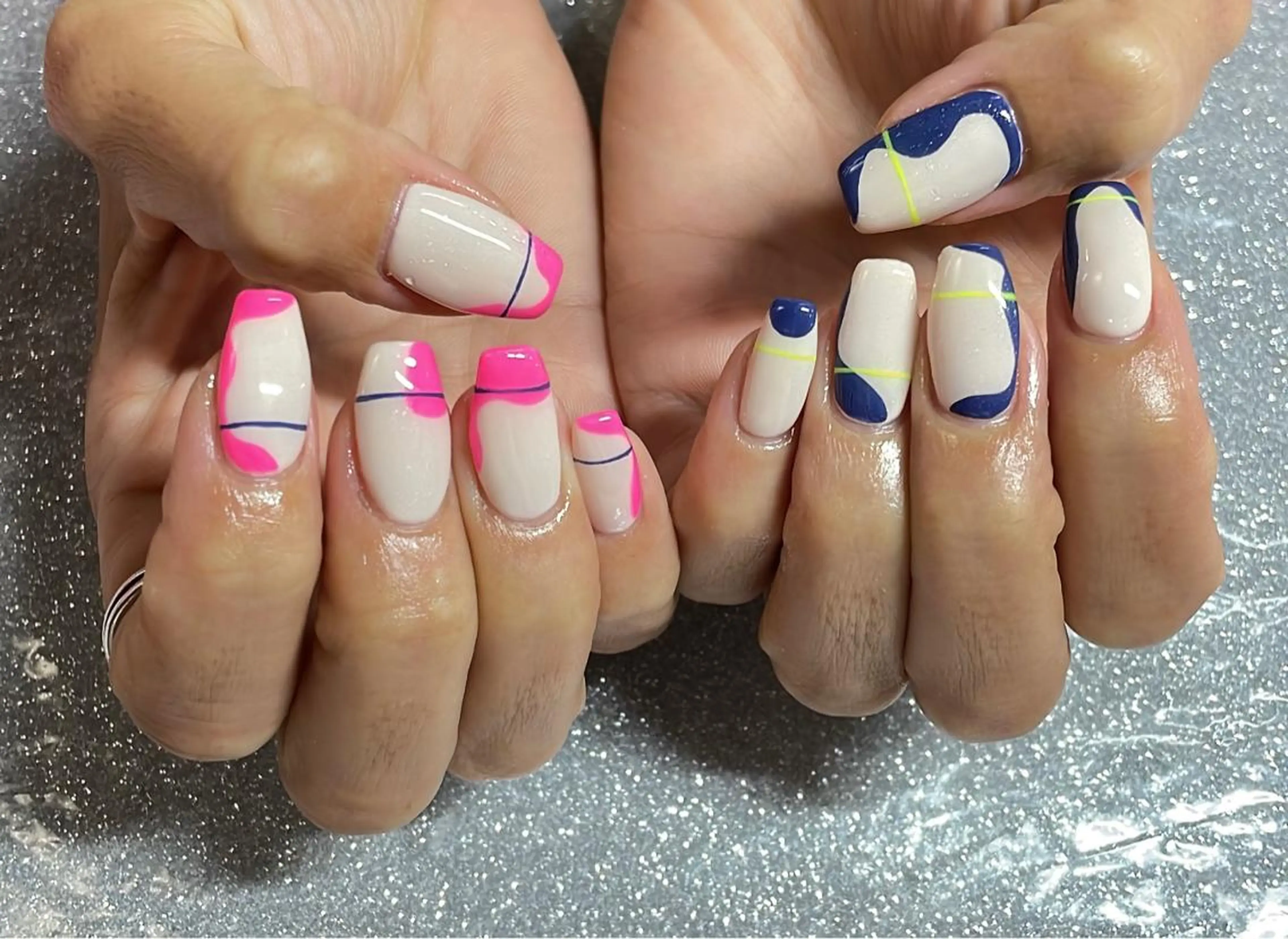 ネイル ハンドネイル VIERU 🌈🎀💖のネイルデザイン