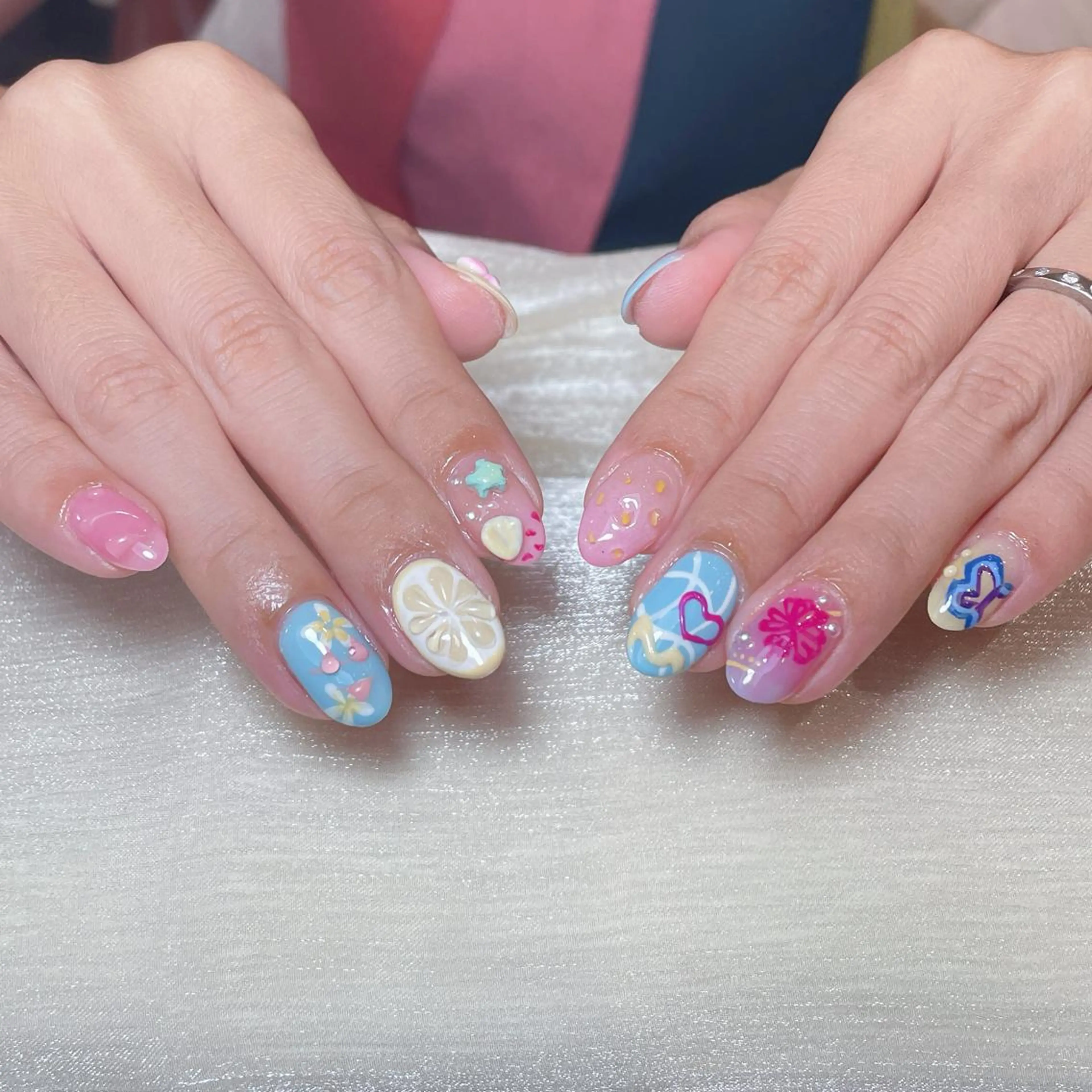 ネイル アートネイル オーロラネイル ガーリー キラキラネイル 韓国ネイル ハンドネイル DIAMOND Nail☁️のネイルデザイン