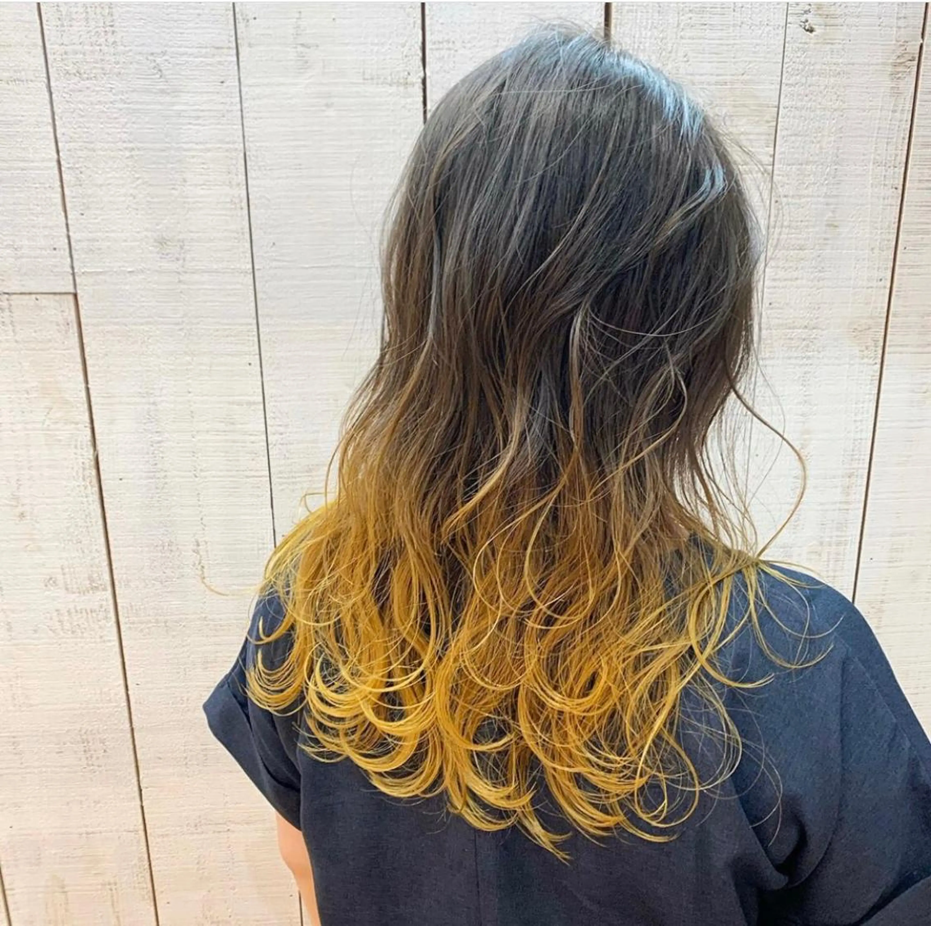 セミロング カラー パーマ ヘアアレンジ メンズ キッズ ネイル マツエク・マツパ メンズバレイヤージュ メンズブリーチ メンズハイライト メンズハイトーン メンズインナーカラー ヘアカラー トリートメント 髪質改善🇰🇷 レイヤーカット/梅田のヘアスタイル