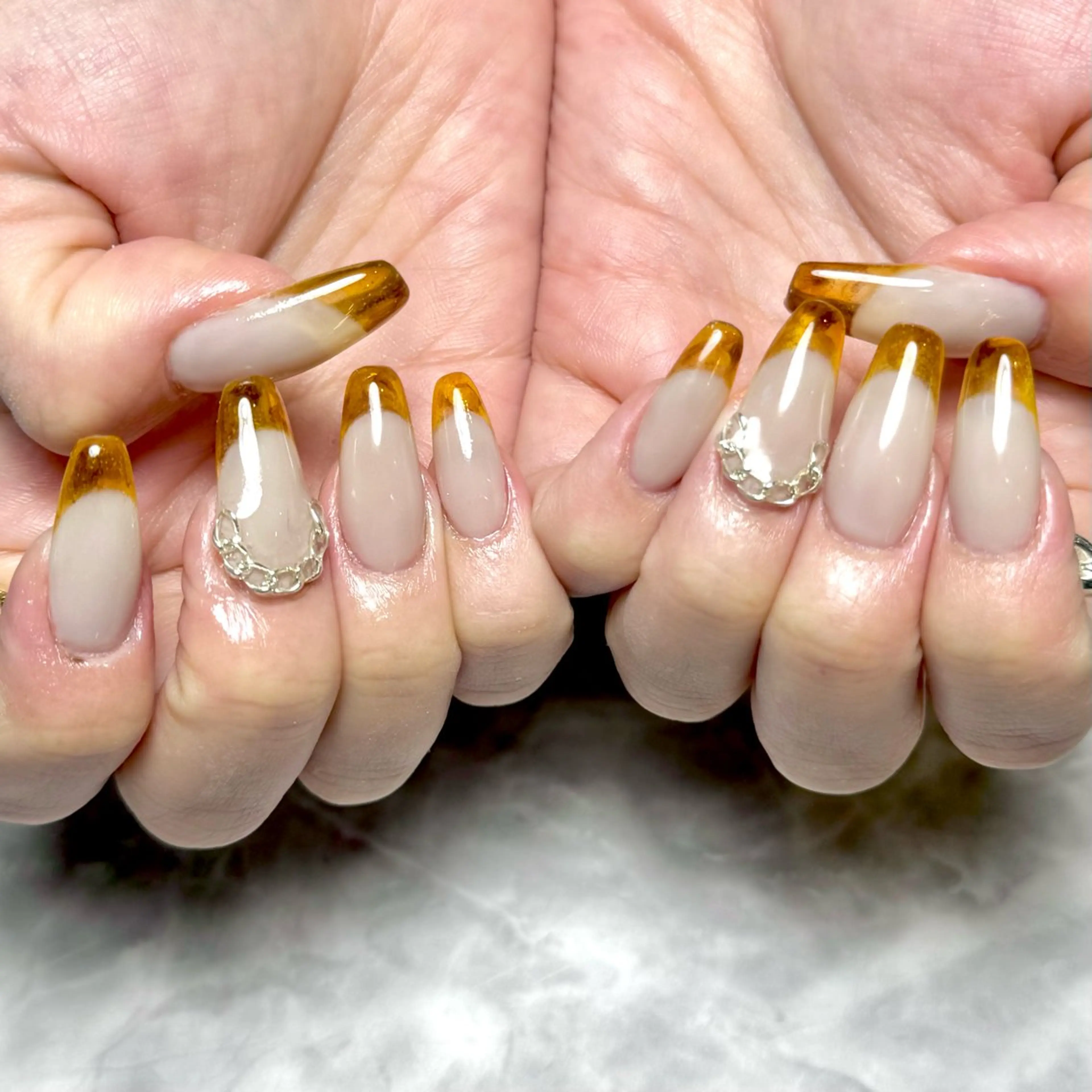 ネイル べっ甲ネイル クリアネイル フレンチネイル スカルプネイル 冬ネイル ハンドネイル Nail Salon Lillion【リリオン】所属・lillion karenのネイルデザイン