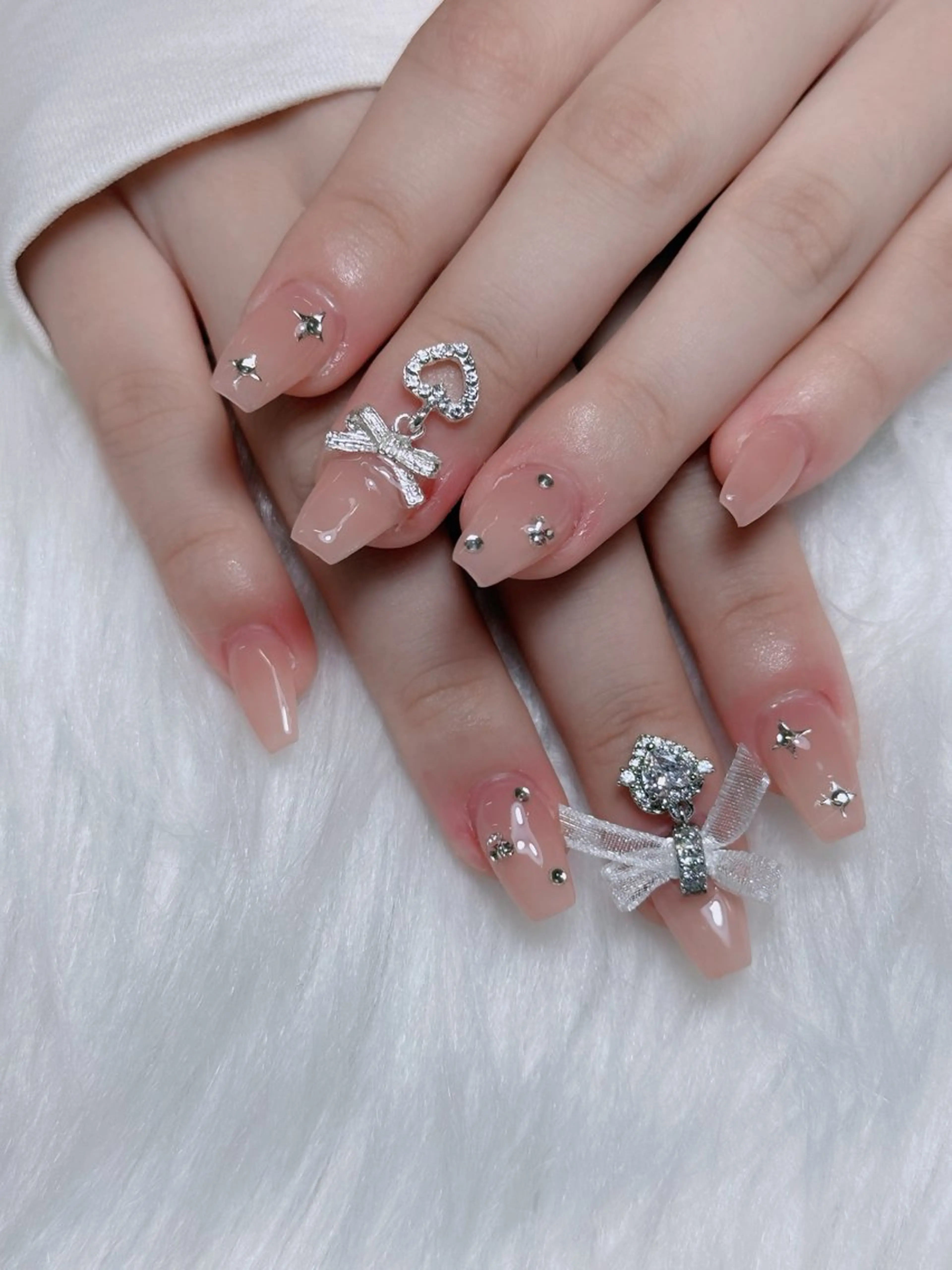 ネイル オーロラネイル チークネイル フットネイル フレンチネイル 韓国ネイル ハンドネイル Lumi Nail 新大久保3‘のネイルデザイン