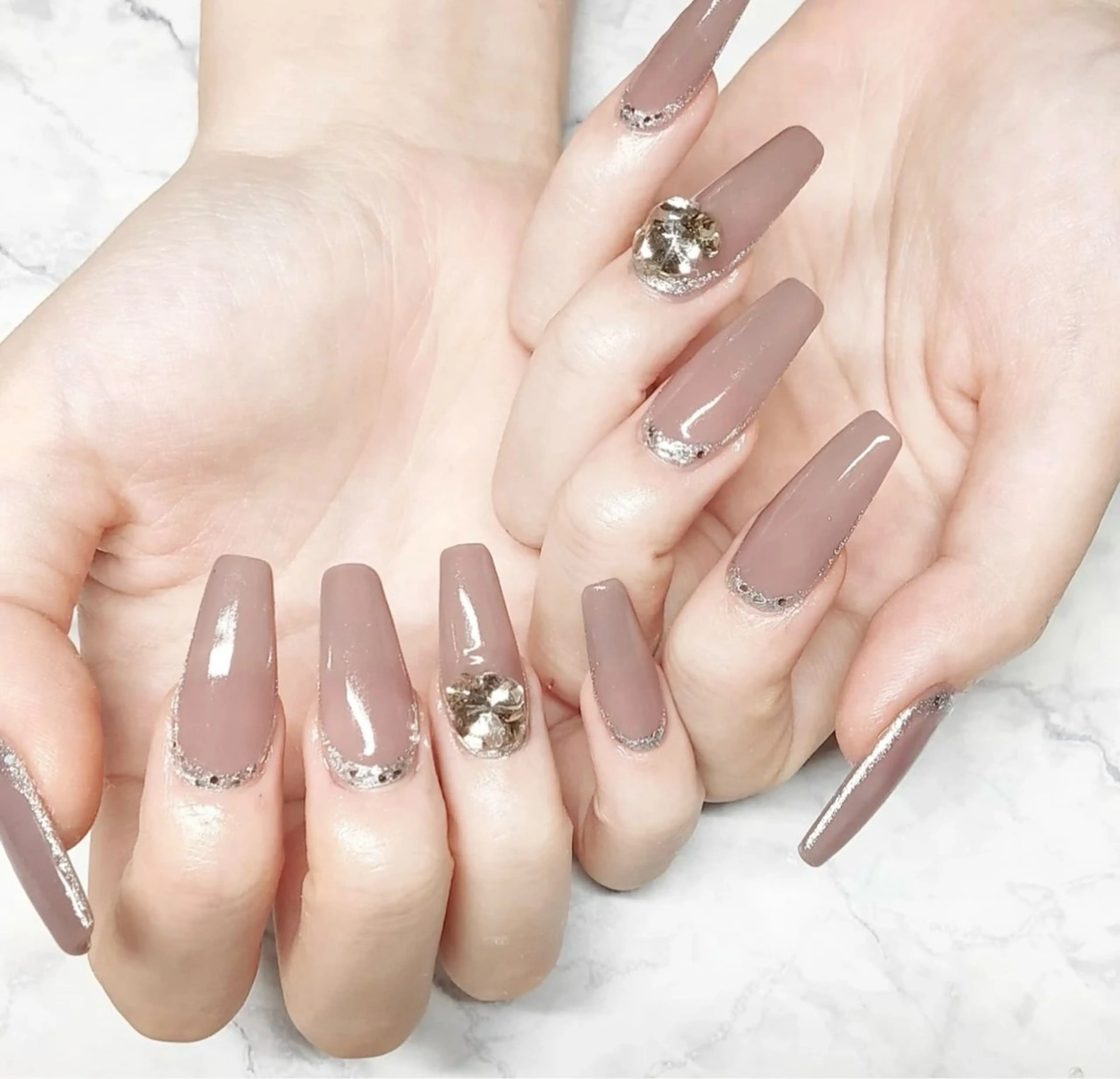 ネイル 成人式 ロングネイル マグネットネイル 大理石ネイル(マーブル) リボン MoMoA Nail ネイル長さ出し専門店のネイルデザイン