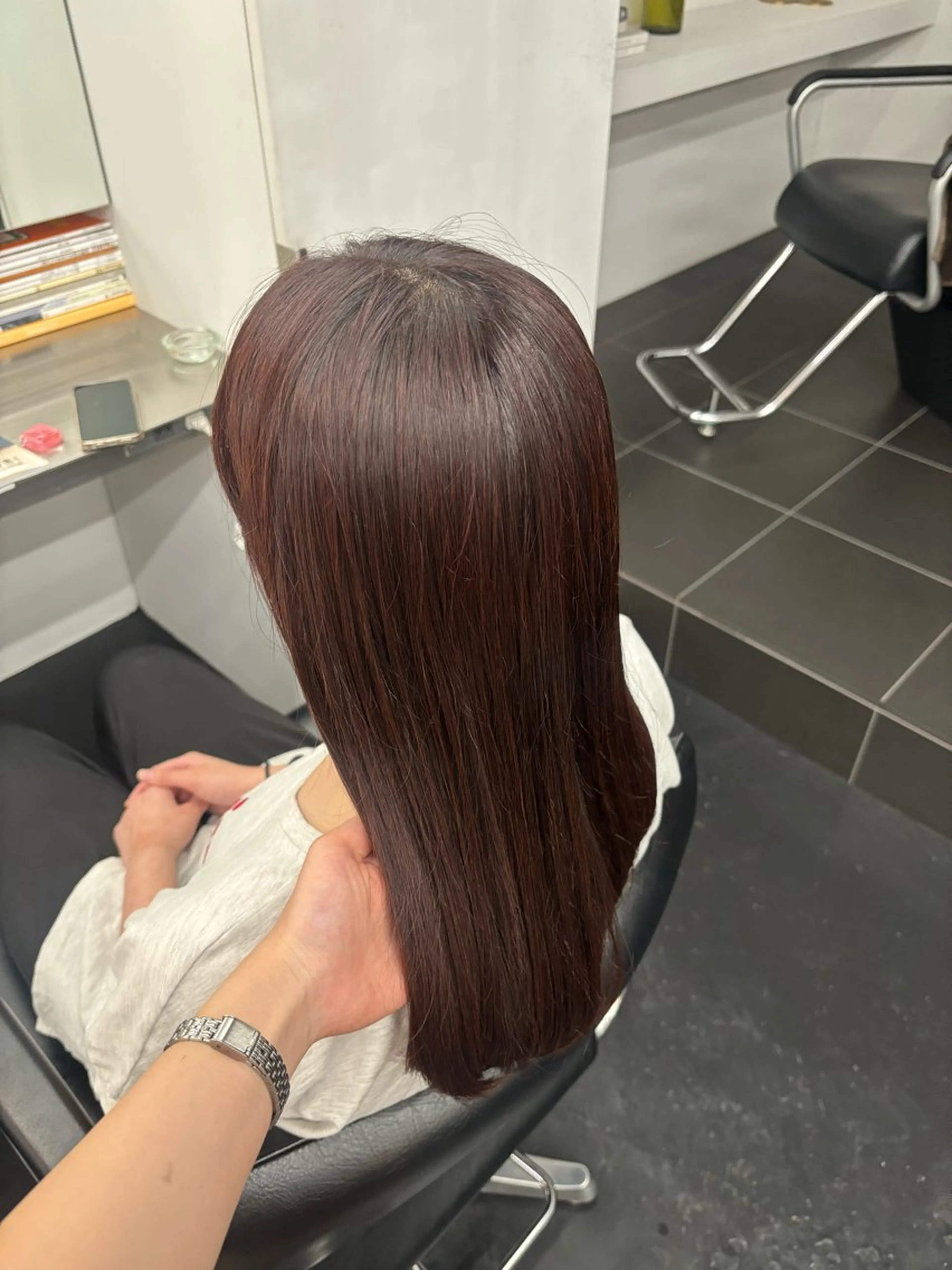 セミロング レッドブラウン ヘアカラー ヤマザキ アヤメ 【シベルバレー横浜】のヘアスタイル