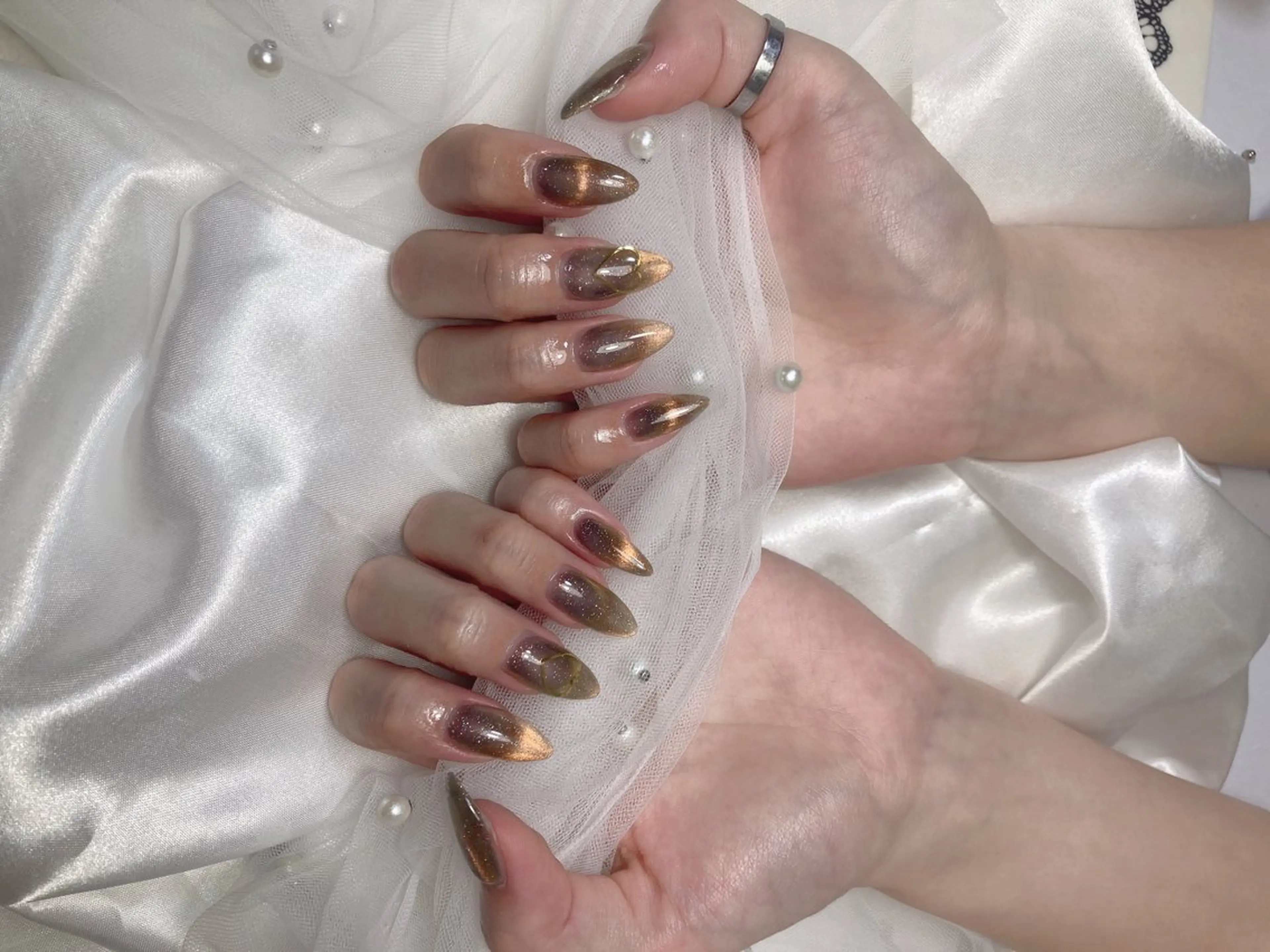 ネイル U·Mi nail salon所属・U·MI 長さ出し専門店のネイルデザイン