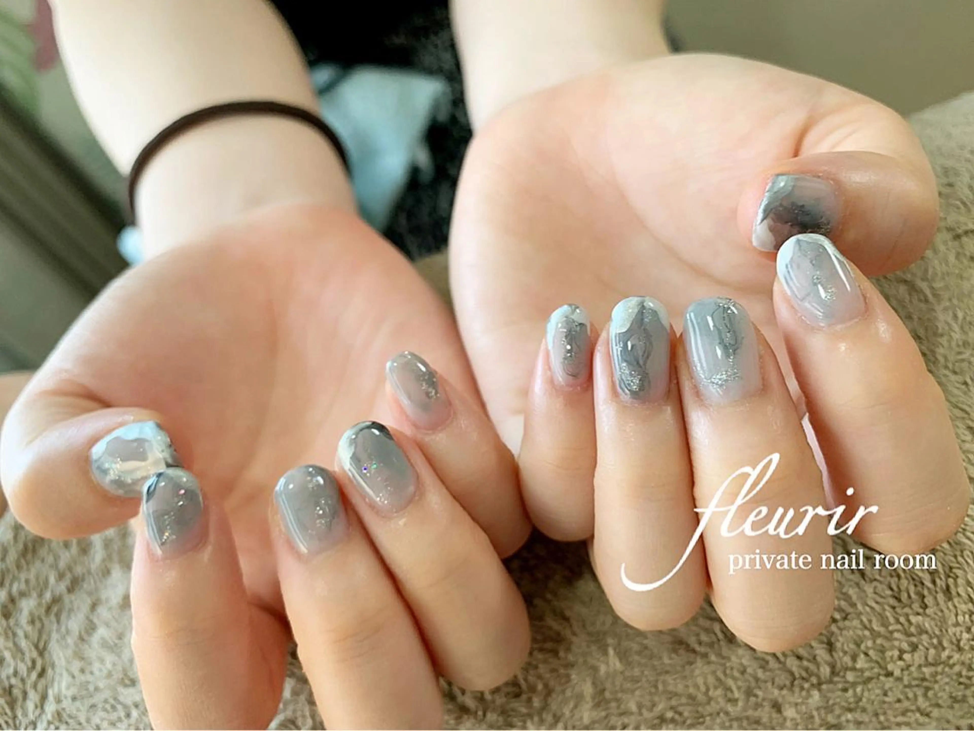 ネイル ブラウン ニュアンスネイル フルリール 【プライベートサロンのネイルデザイン