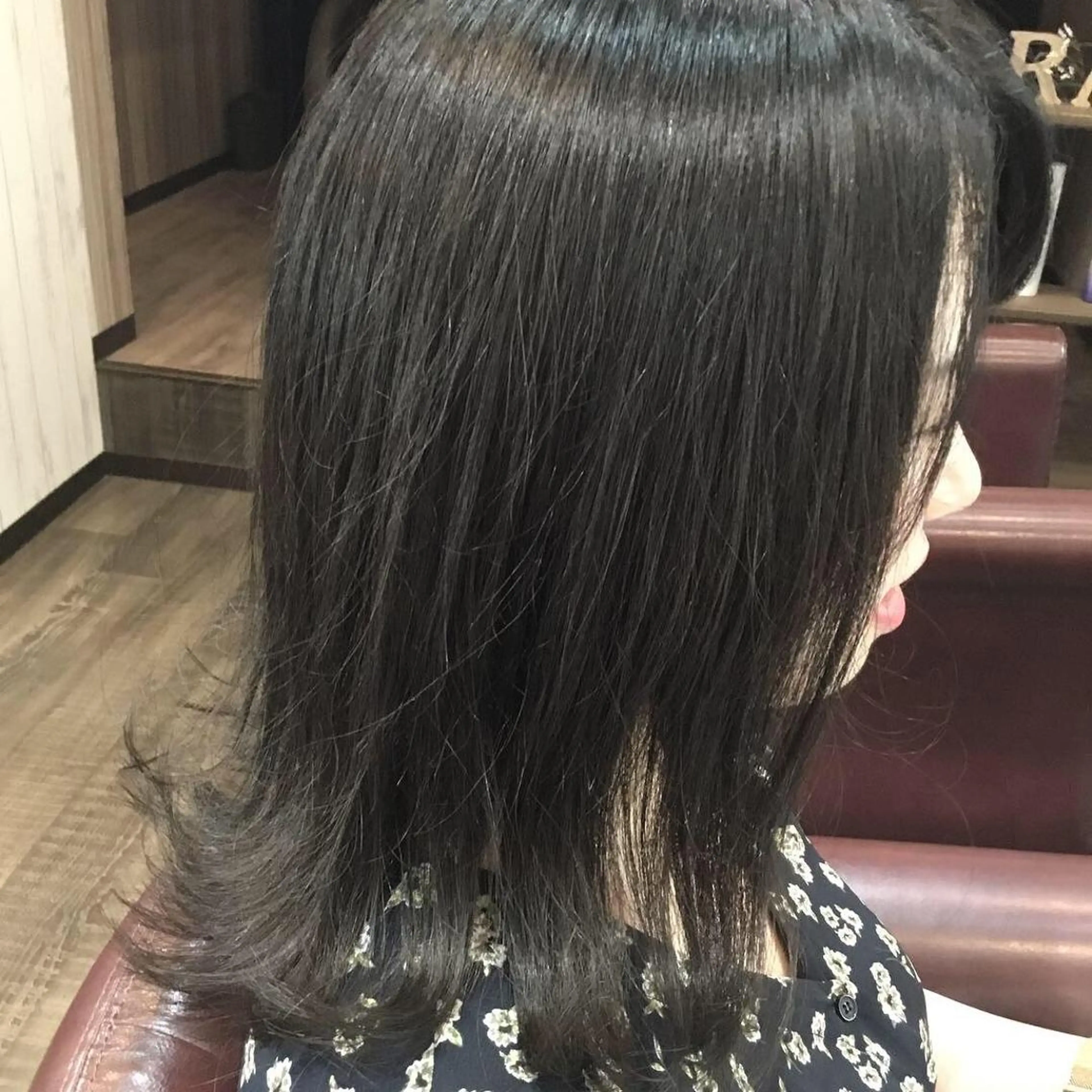 ミディアム カラー embrace エンブレイスのヘアスタイル