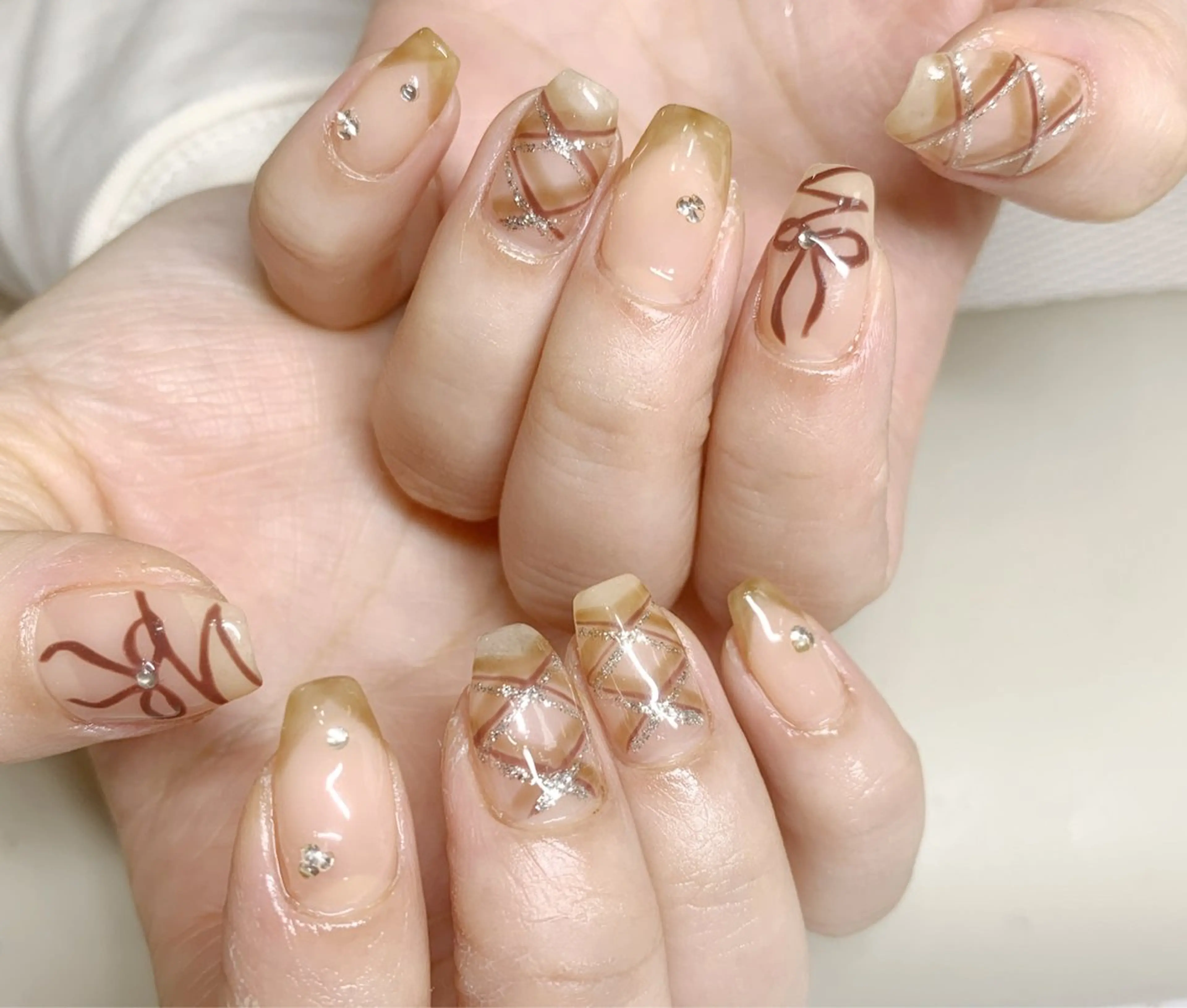 ネイル アートネイル フレンチネイル 冬ネイル ハンドネイル mira-cle大濱美容アカデミー所属・AI NAのネイルデザイン