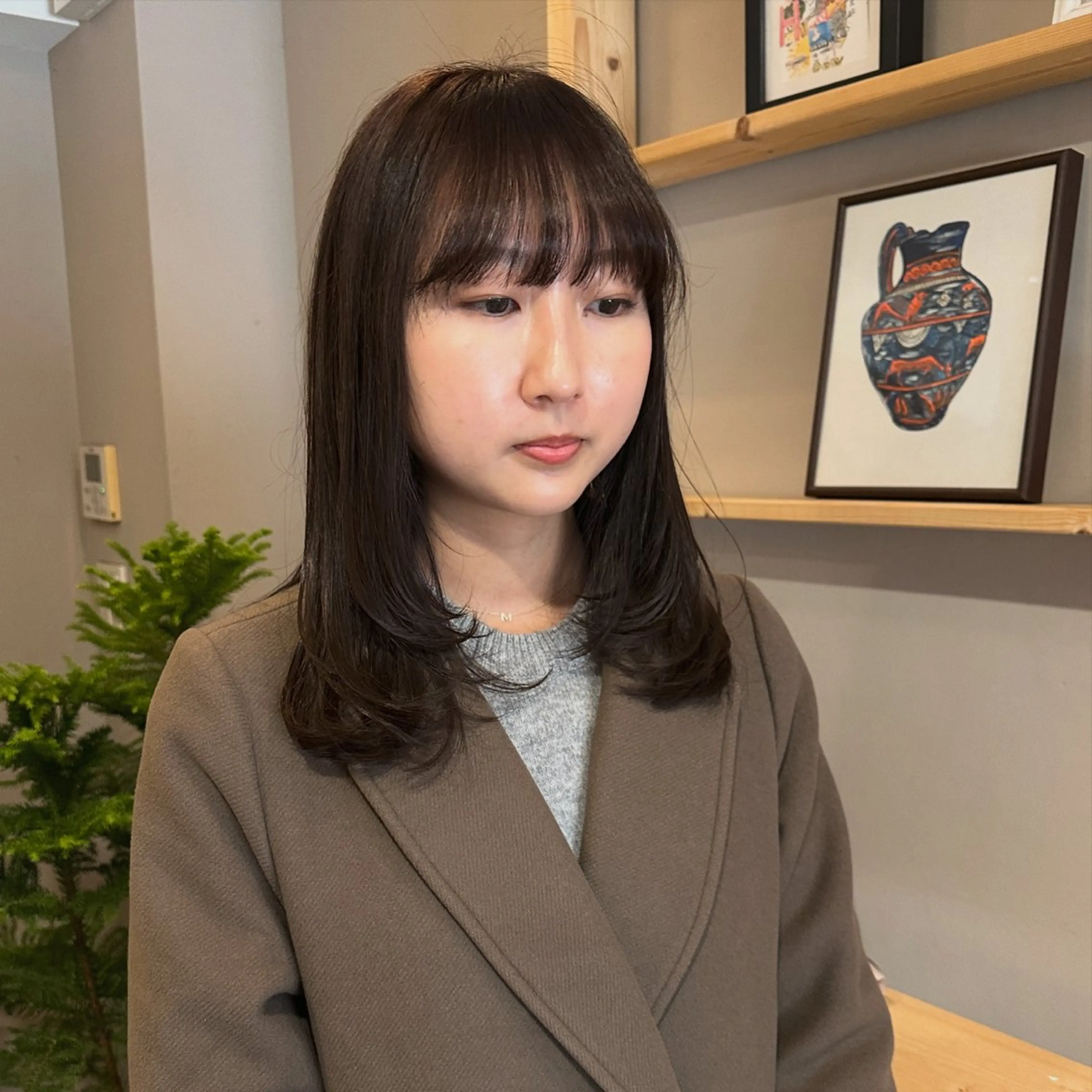 セミロング カラー 透明感カラー グレージュ レイヤーカット カット ヘアカラー トリートメント 金ウンス 銀座/髪質 改善×デザインカラーのヘアスタイル