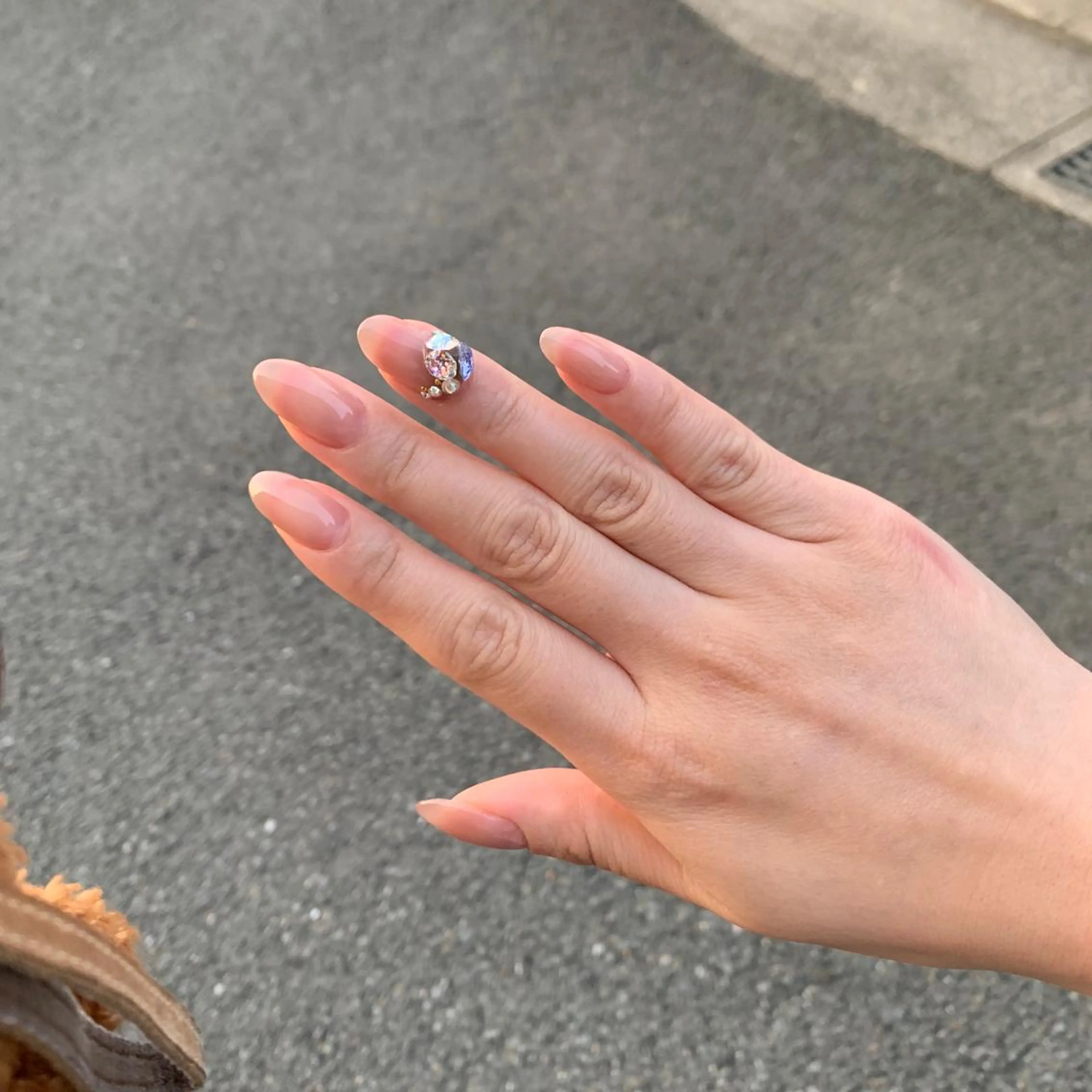 ミディアム Amua.facial salon所属・Amua.ハーブ 新宿御苑駅前のエステ・リラクイメージ