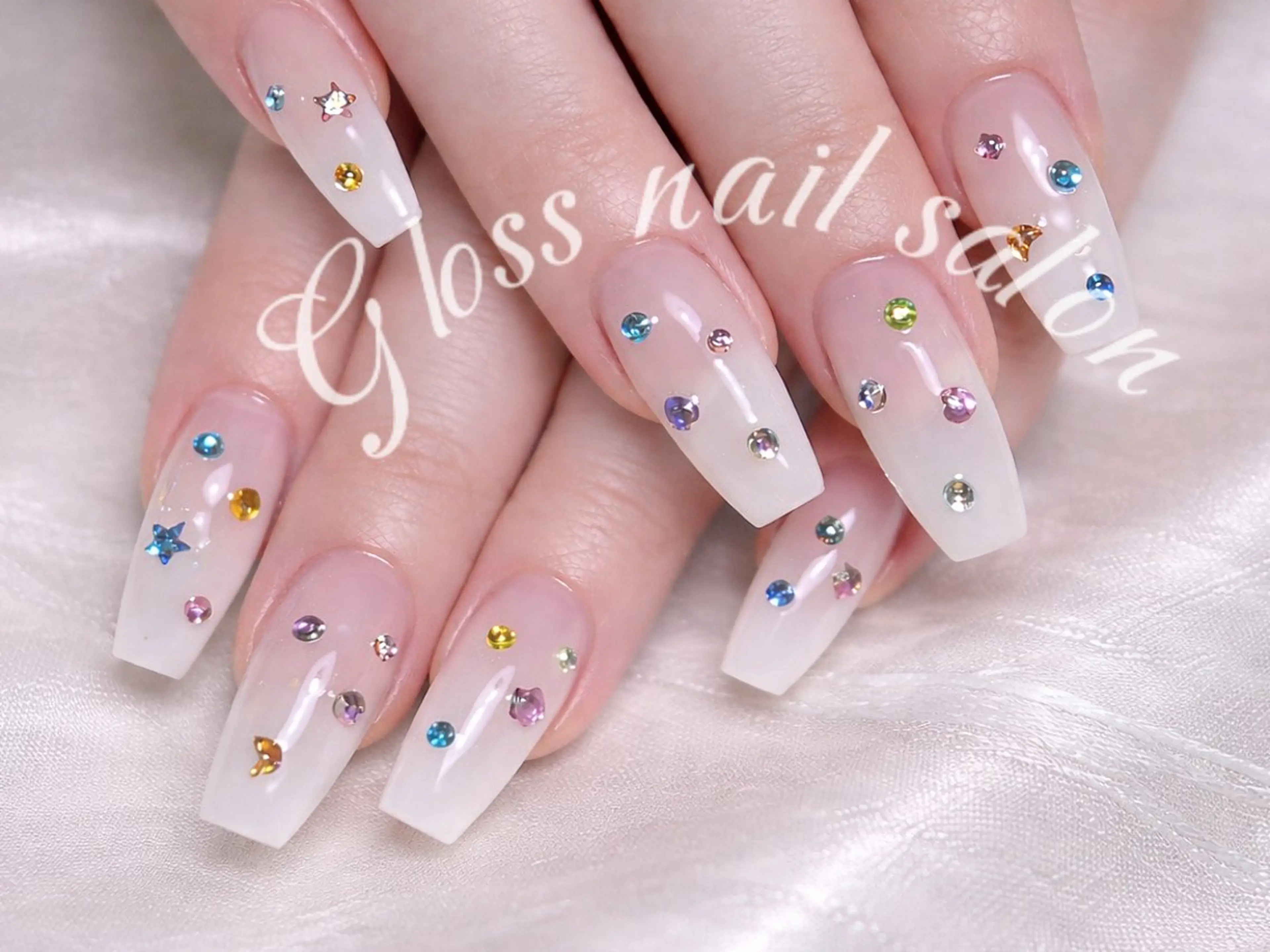 ネイル Gloss nail 💅yuna✨のネイルデザイン