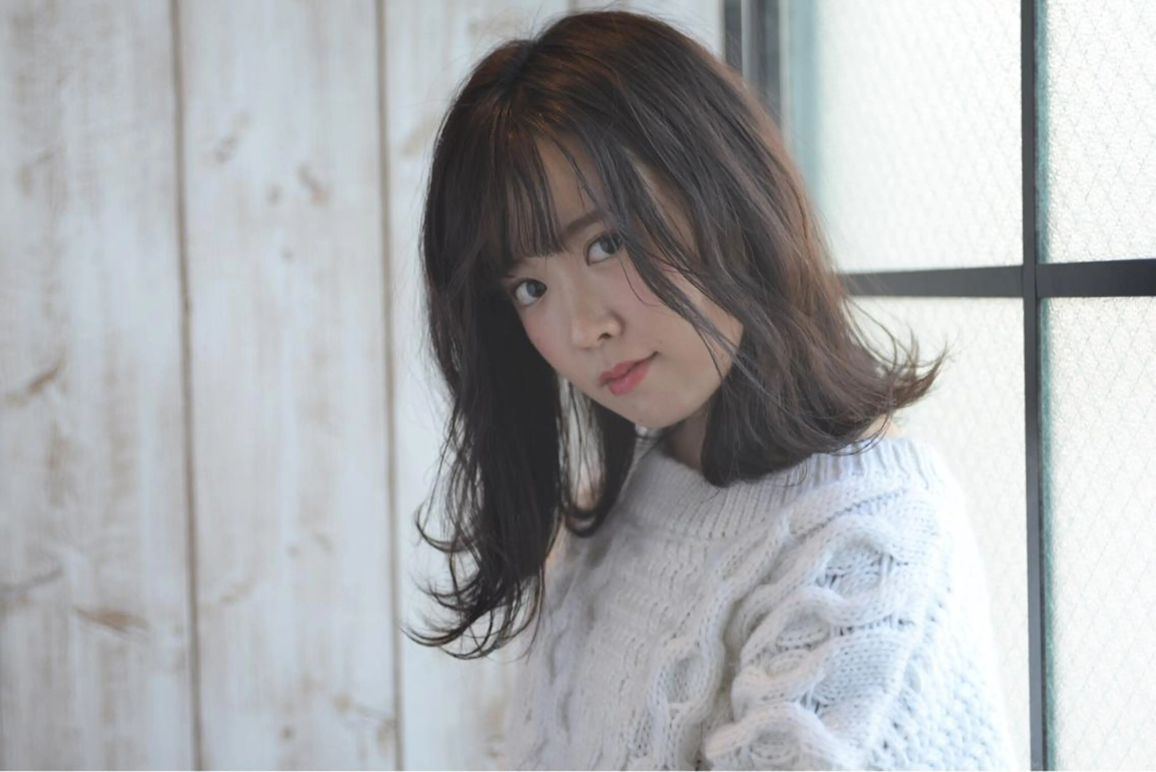 セミロング カラー GLROW haruhiのヘアスタイル