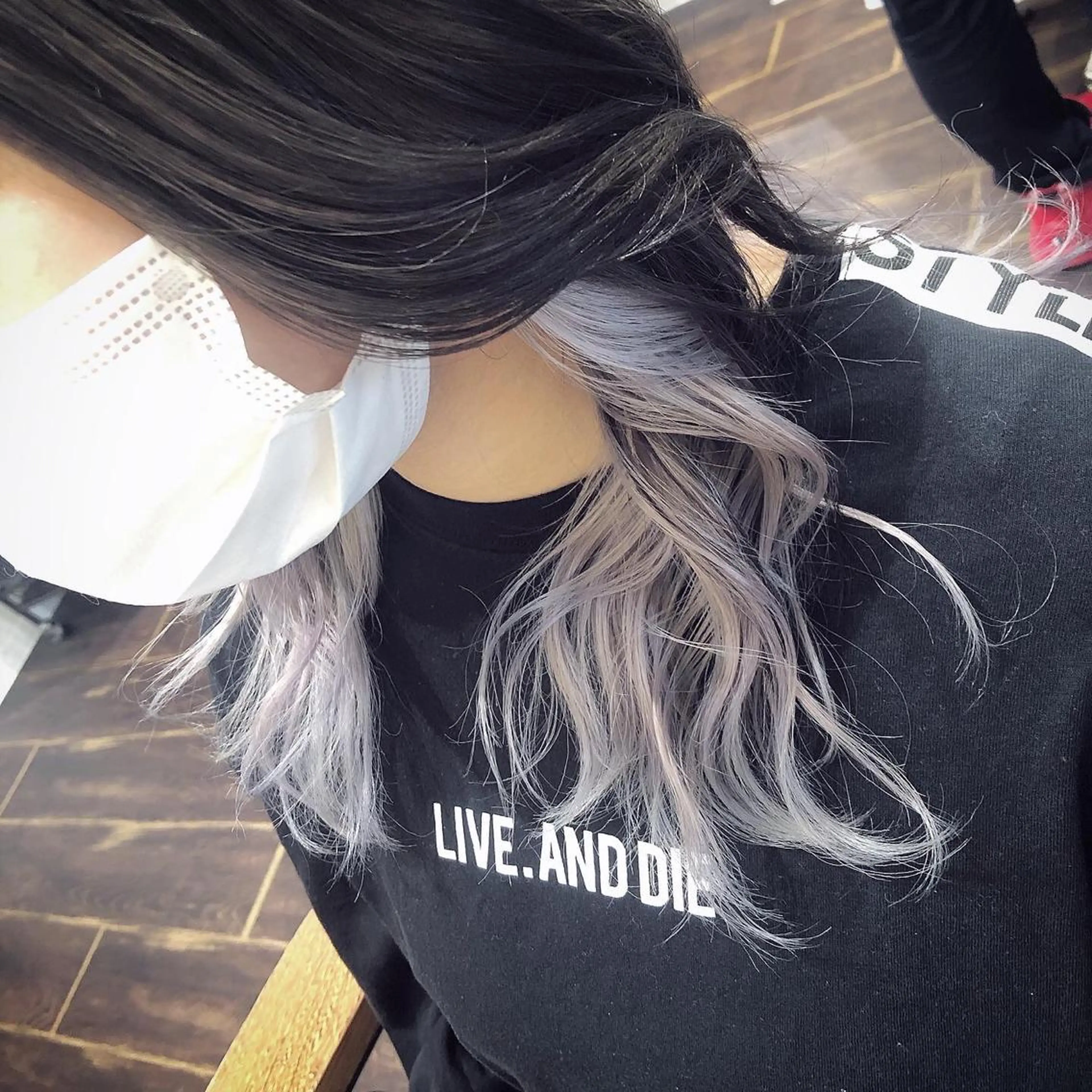 セミロング カラー インナーカラー 皆巳 達郎のヘアスタイル