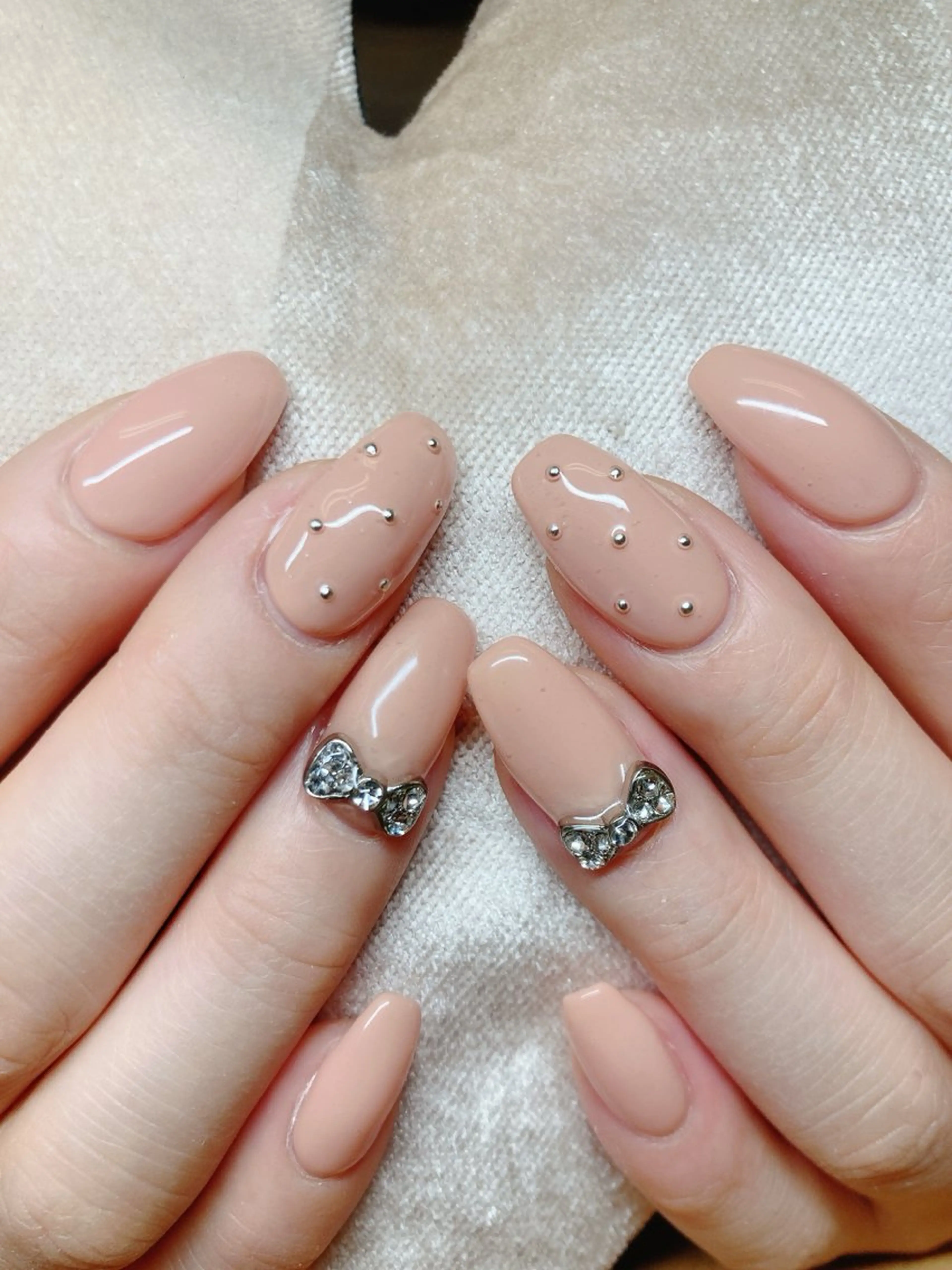 ネイル ECLAT エクラ所属・寺山 千鶴のネイルデザイン