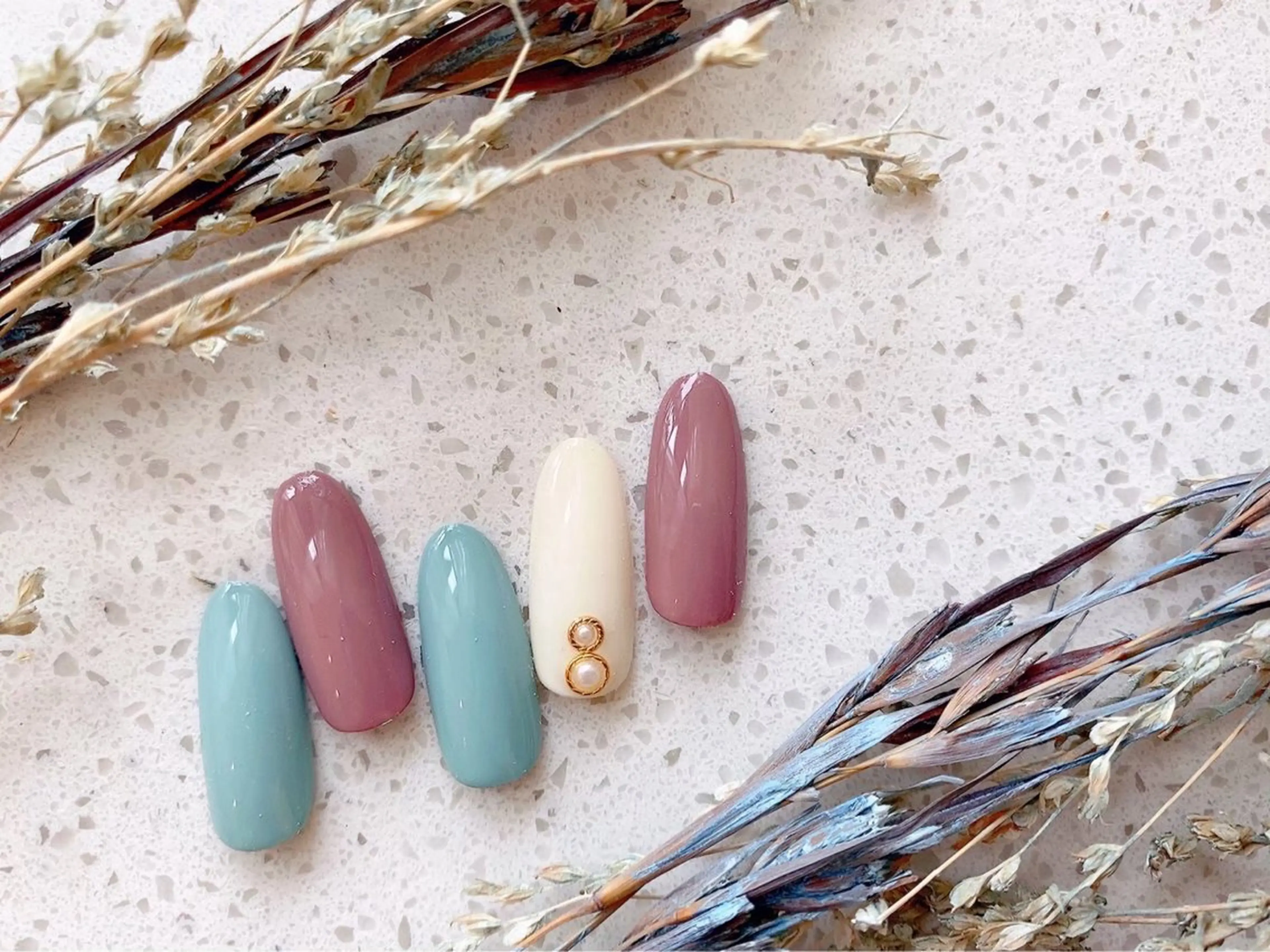 ネイル ネイルサロン&スクール GINA所属・藏野 優花のネイルデザイン