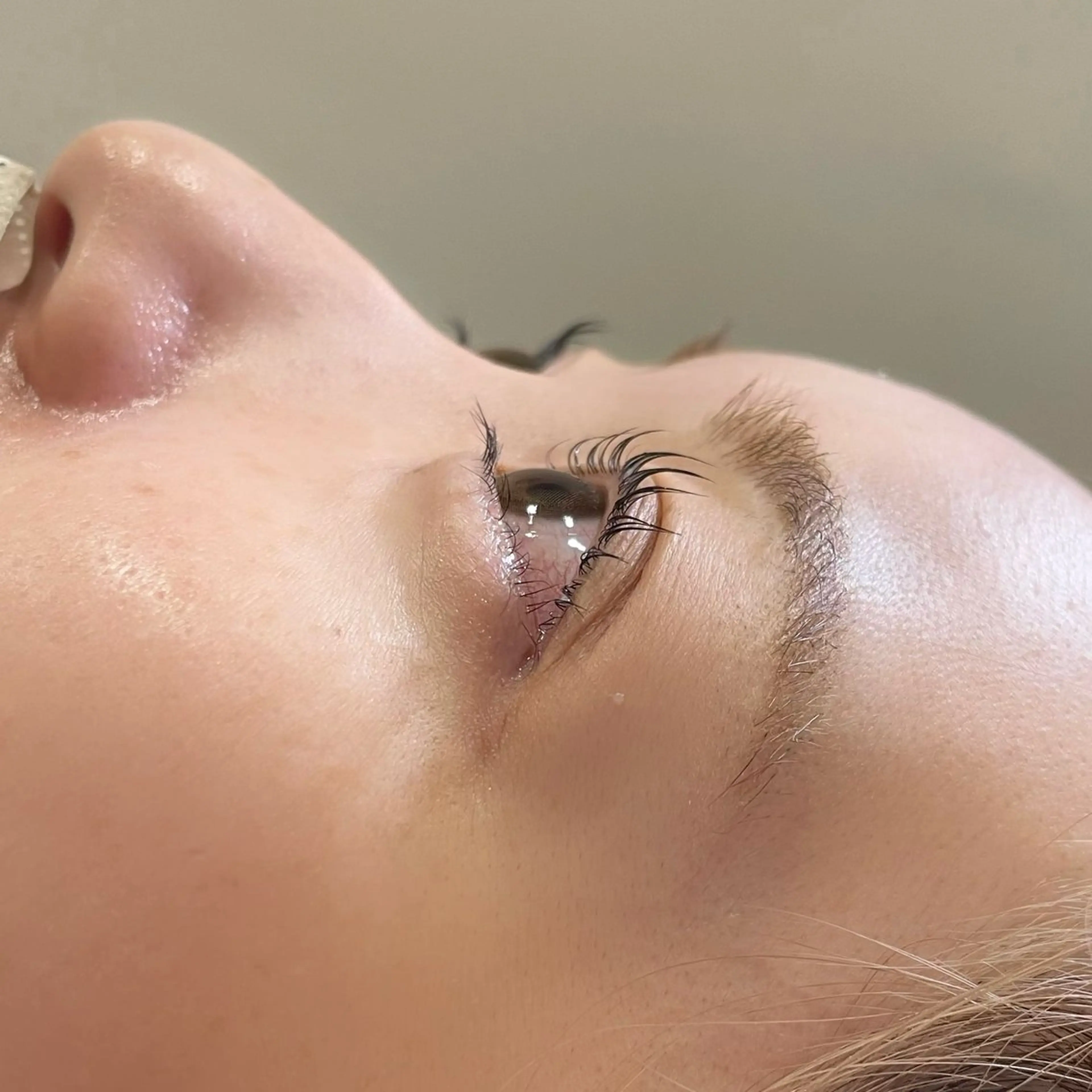 マツエク・マツパ ZAZA Wakaのヘアスタイル