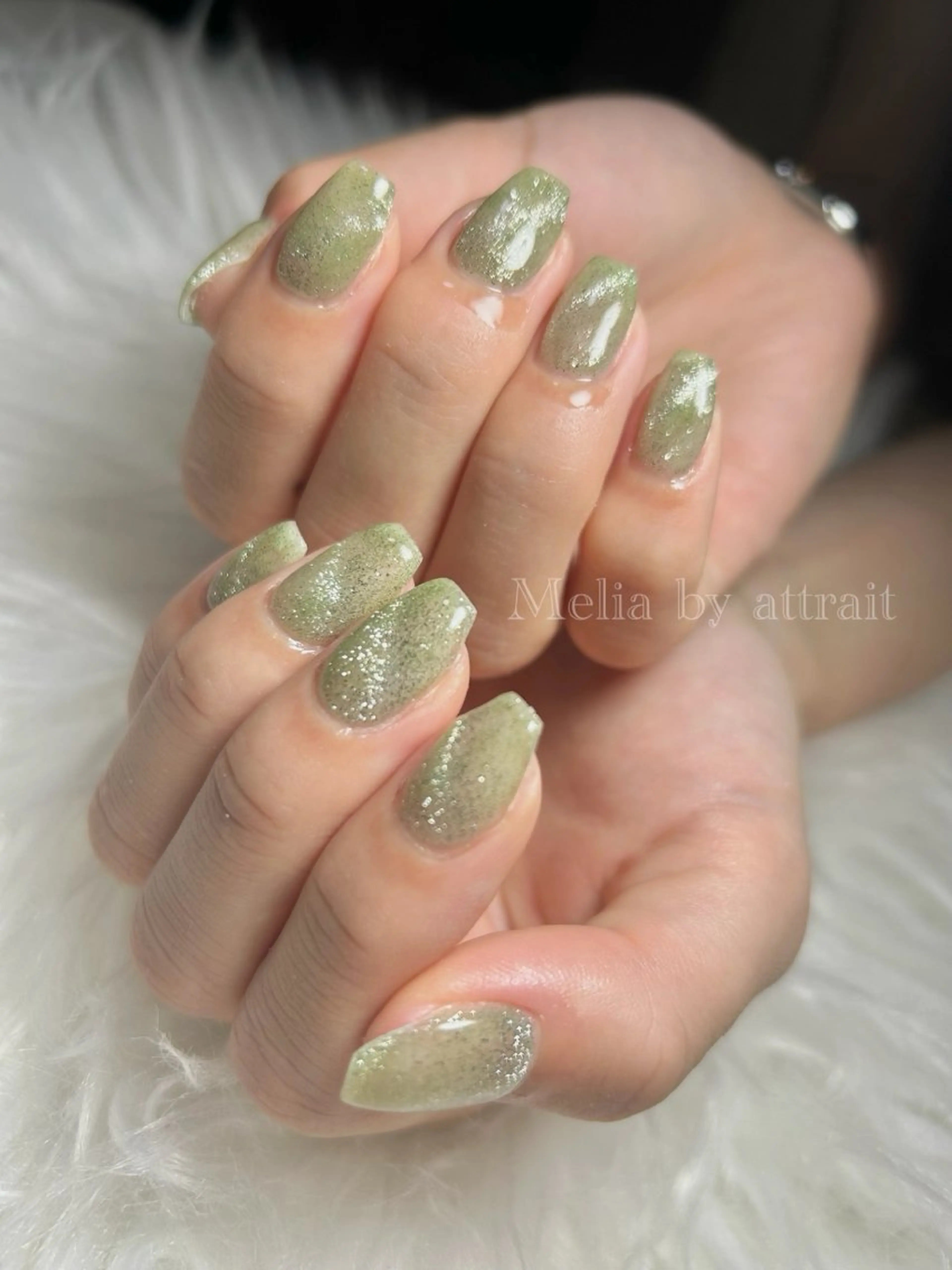 ネイル ジェルネイル グリーン マグネットネイル ピスタチオネイル ハンドネイル Melia by attrait所属・Melia by attrait🌿杏のネイルデザイン